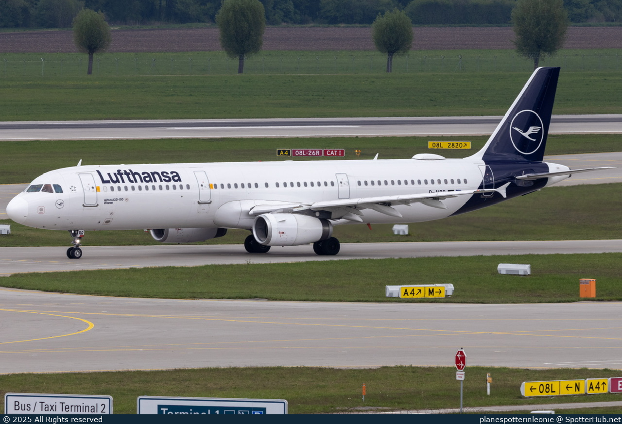 Photo of D-AIRR - Airbus A321-131 operated by Lufthansa