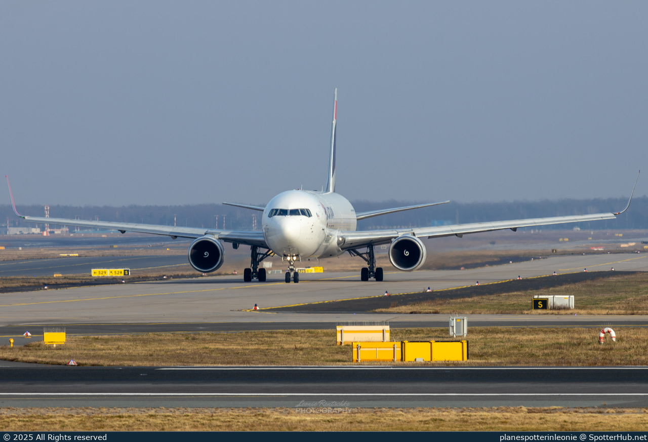 Photo of CC-CXE - Boeing 767-316(ER)(BCF) operated by LATAM Cargo