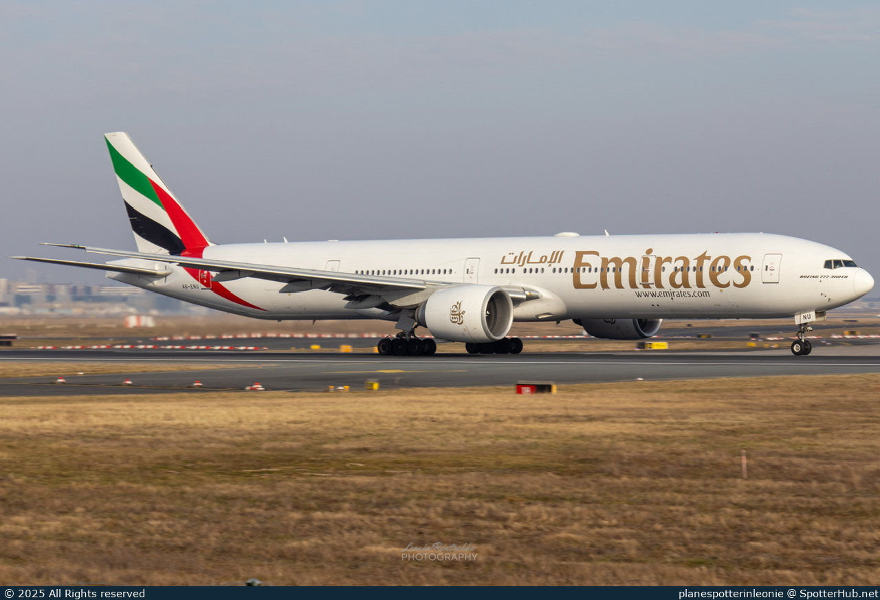 Photo of A6-ENU - Boeing 777-31H(ER) operated by Emirates