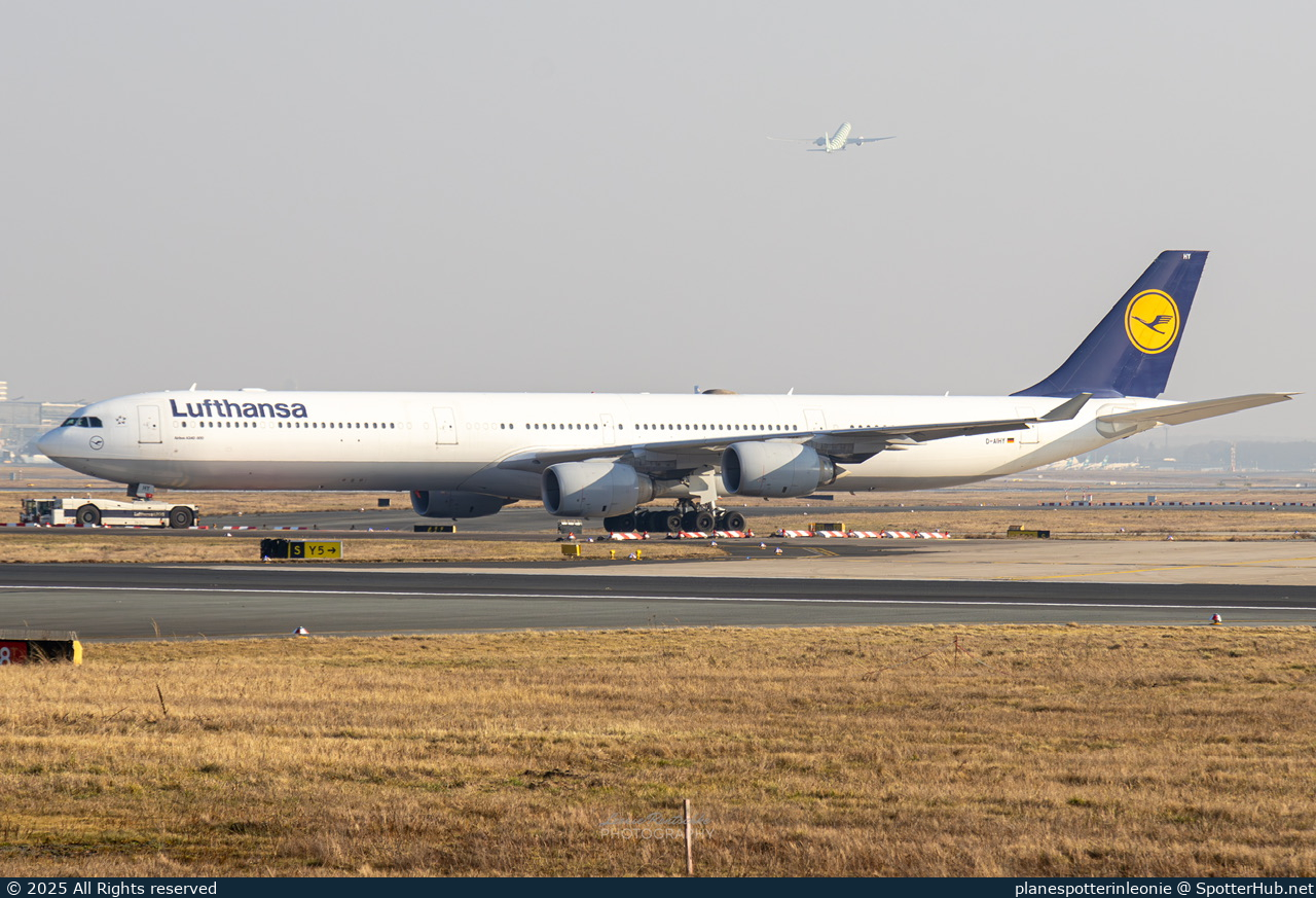 Photo of D-AIHY - Airbus A340-642 operated by Lufthansa