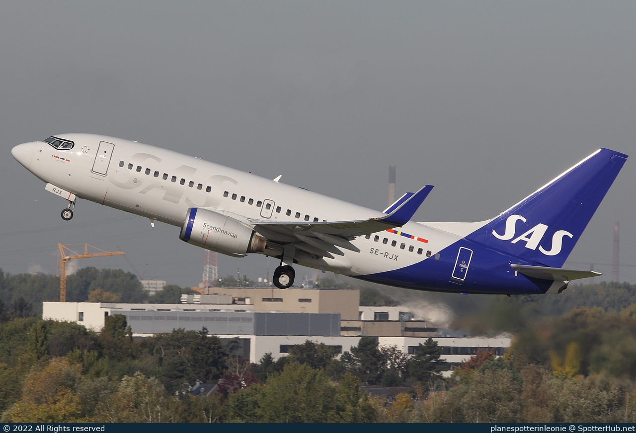 Photo of SE-RJX - Boeing 737-76N operated by SAS Scandinavian Airlines