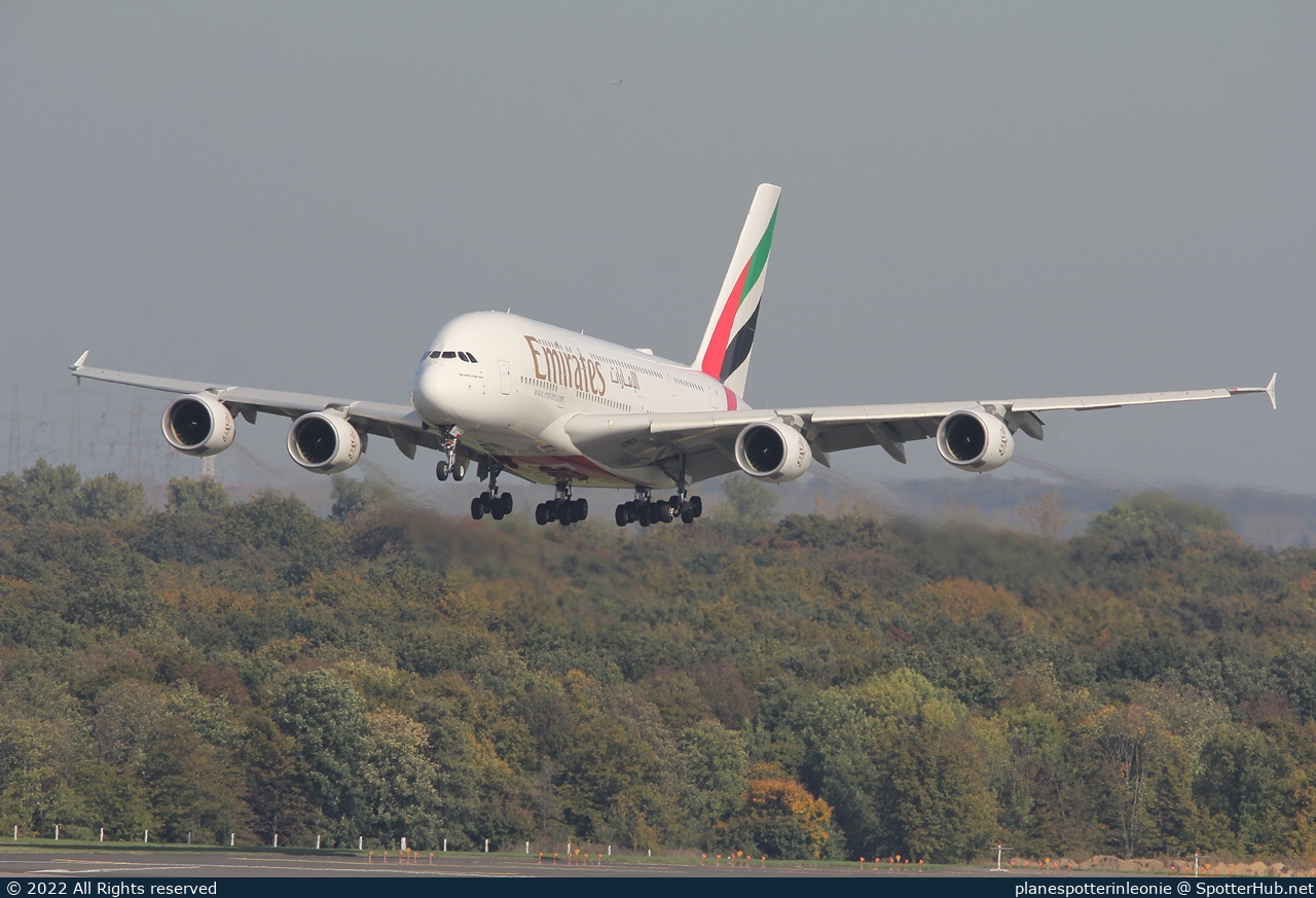Photo of A6-EOF - Airbus A380-861 operated by Emirates