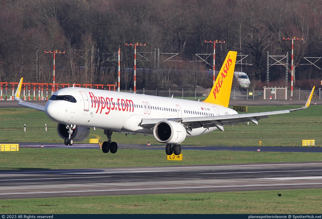 Photo of TC-RDF - Airbus A321-251NX operated by Pegasus Airlines