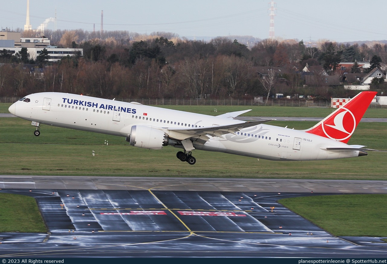Photo of TC-LLJ - Boeing 787-9 Dreamliner operated by Turkish Airlines
