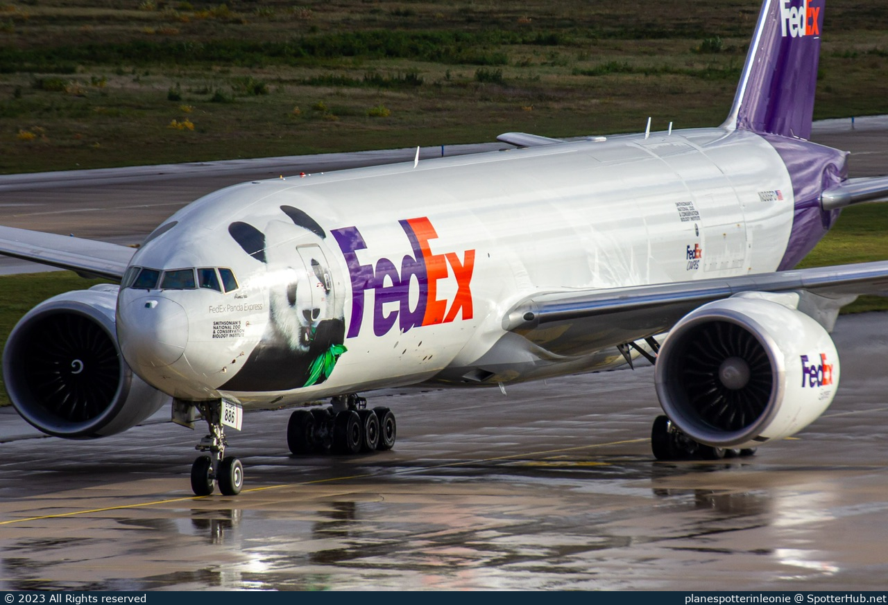 Photo of N886FD - Boeing 777-FS2 operated by FedEx