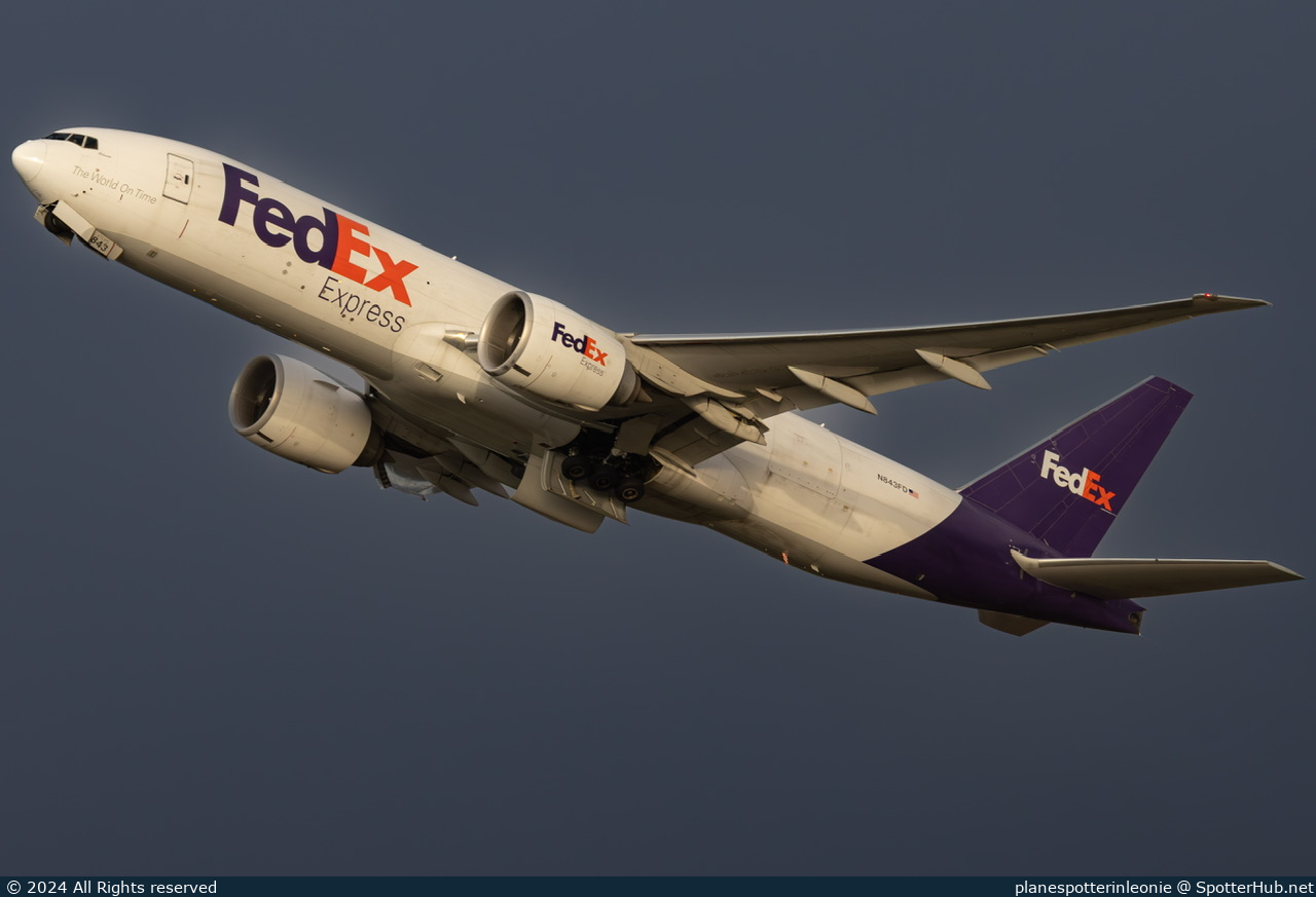 Photo of N843FD - Boeing 777-FHT operated by FedEx