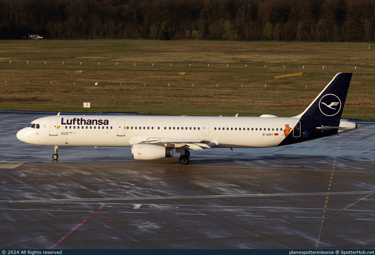 Photo of D-AIRY - Airbus A321-131 operated by Lufthansa