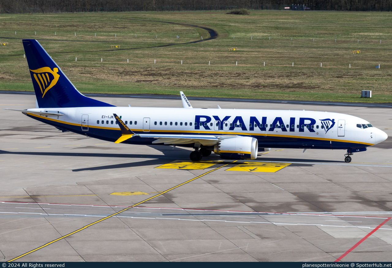 Photo of EI-IJK - Boeing 737 MAX 8-200 operated by Ryanair