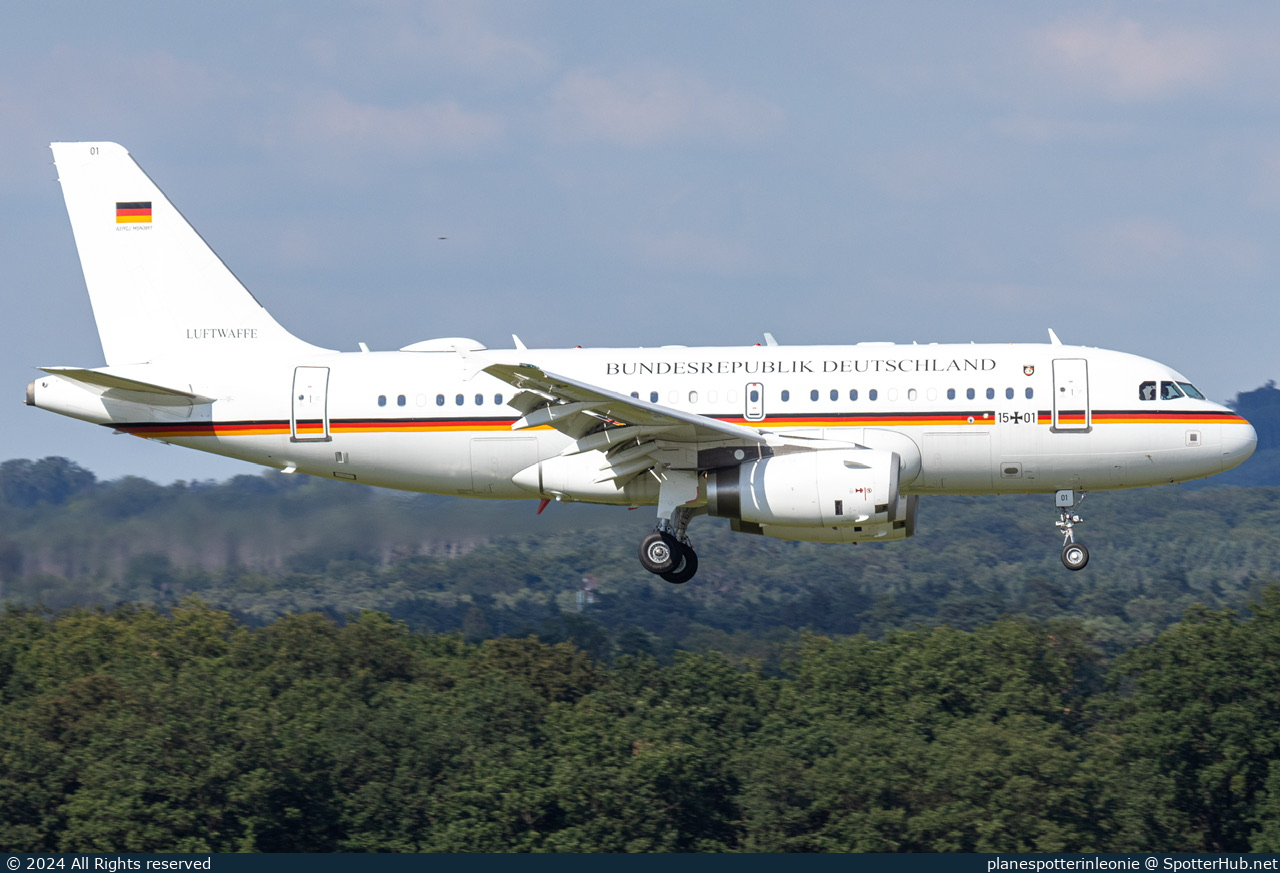 Photo of 15+01 - Airbus A319-133(CJ) operated by German Air Force