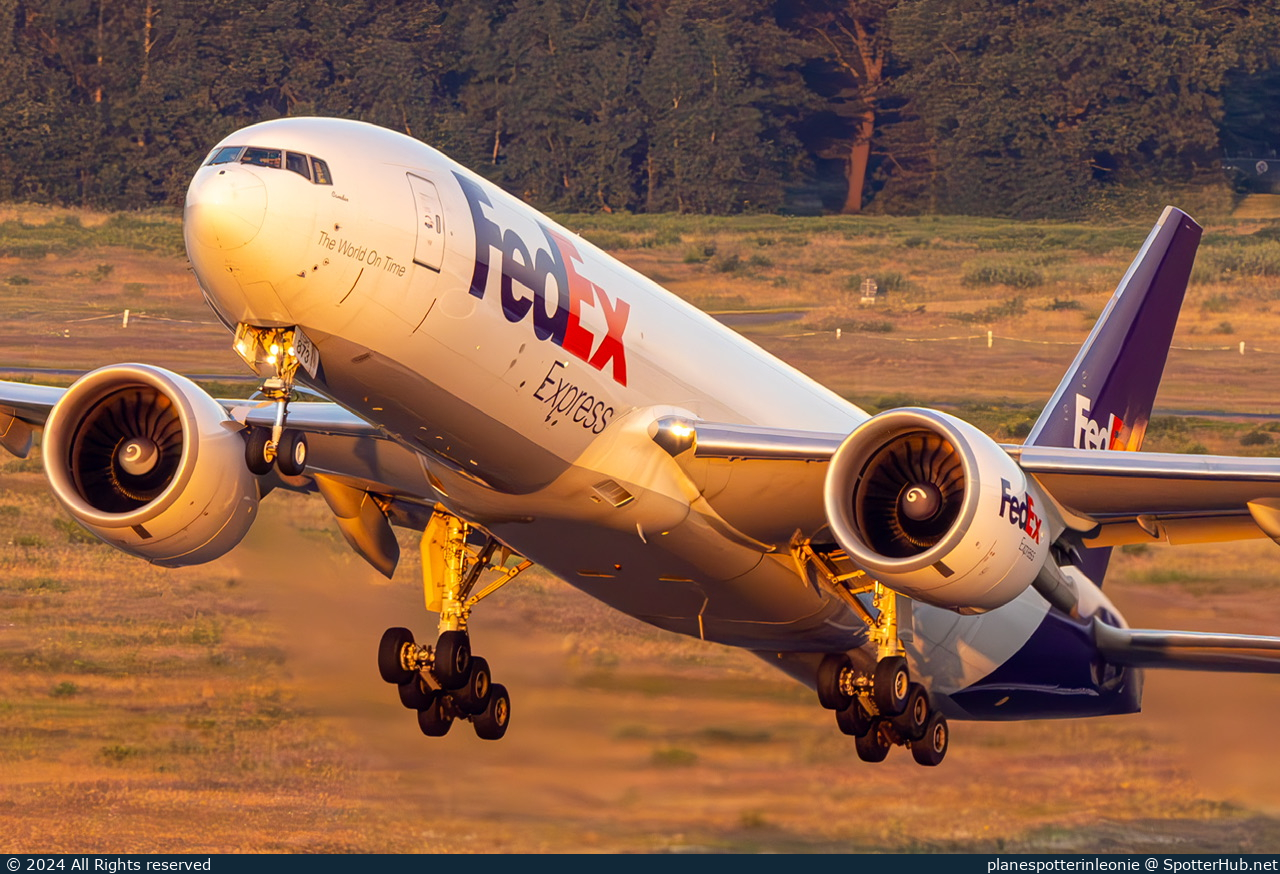 Photo of N873FD - Boeing 777-F operated by FedEx