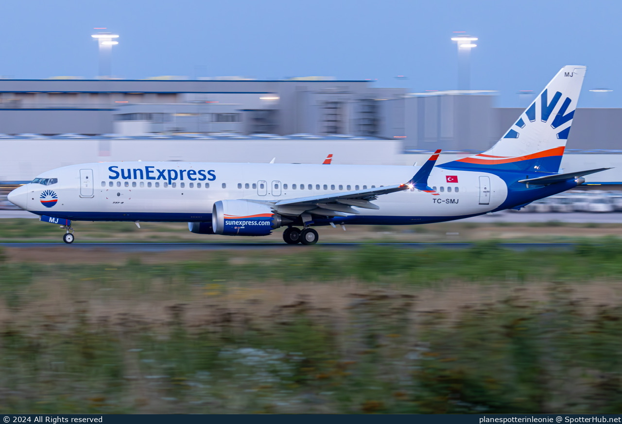 Photo of TC-SMJ - Boeing 737 MAX 8 operated by SunExpress