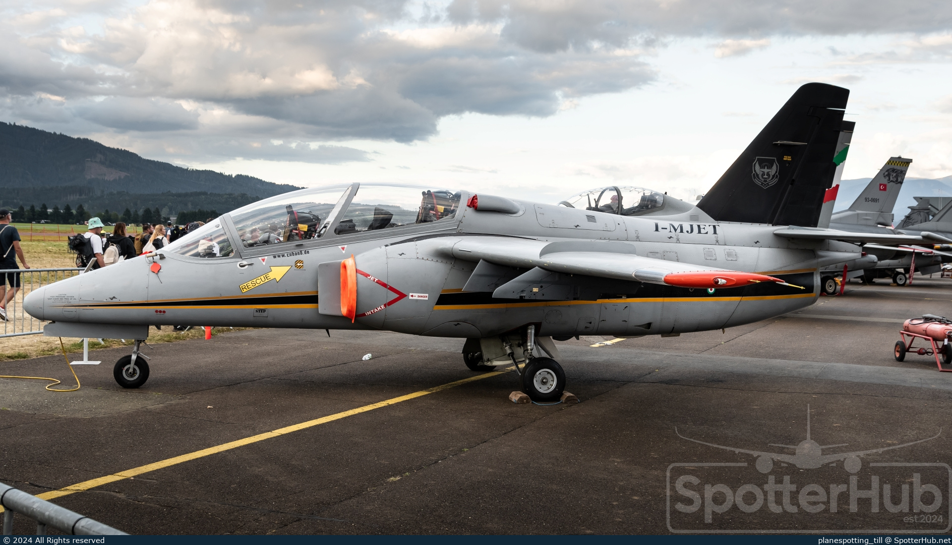 Photo of I-MJET - SIAI-Marchetti S.211 operated by Private