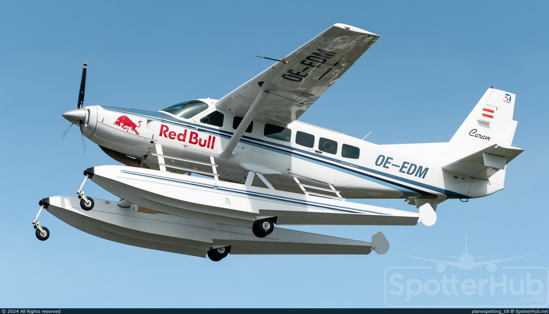 Photo of OE-EDM - Cessna 208 Caravan operated by The Flying Bulls