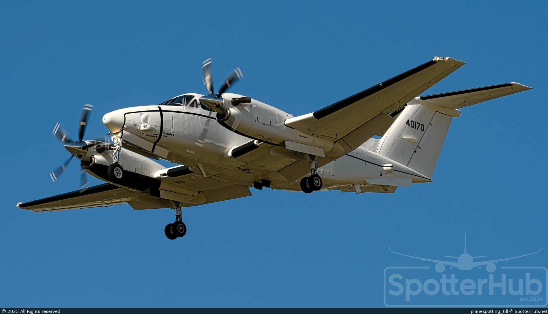 Photo of 84-00170 - Beechcraft C-12U Huron operated by US Army