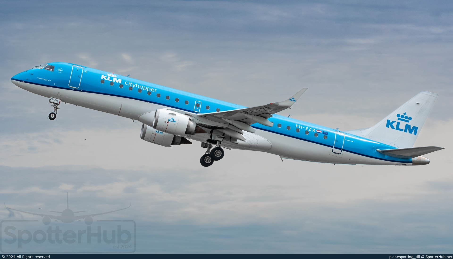 Photo of PH-EZR - Embraer ERJ-190STD operated by KLM Cityhopper