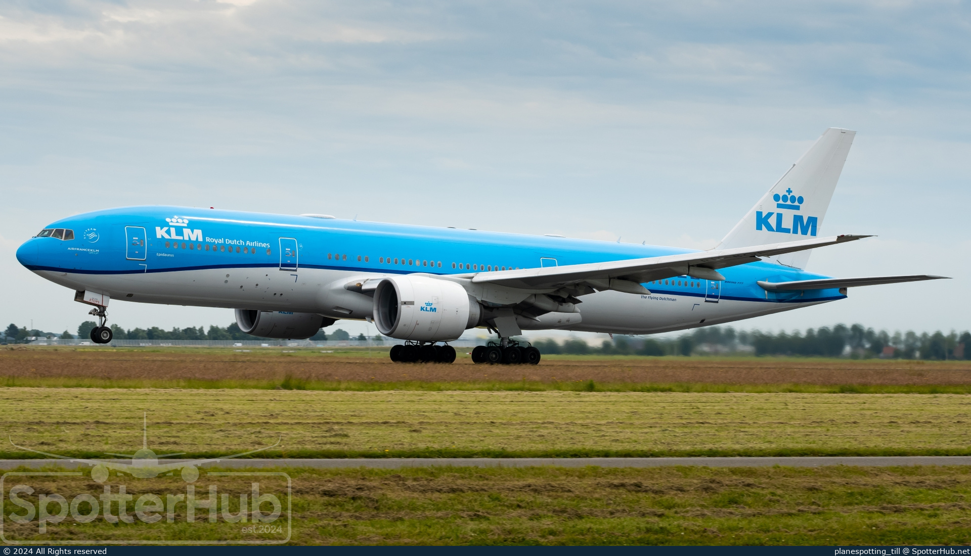Photo of PH-BQE - Boeing 777-206(ER) operated by KLM Royal Dutch Airlines