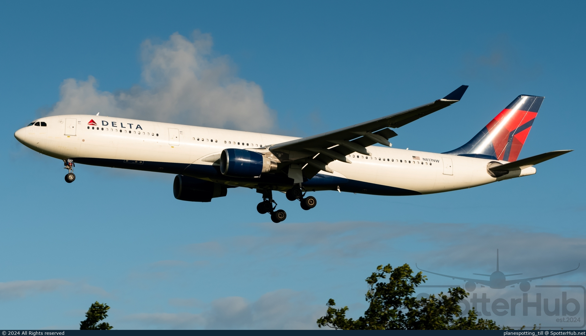 Photo of N817NW - Airbus A330-323 operated by Delta Air Lines