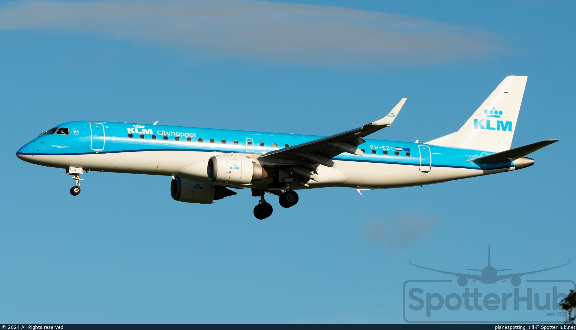 Photo of PH-EZC - Embraer ERJ-190STD operated by KLM Cityhopper