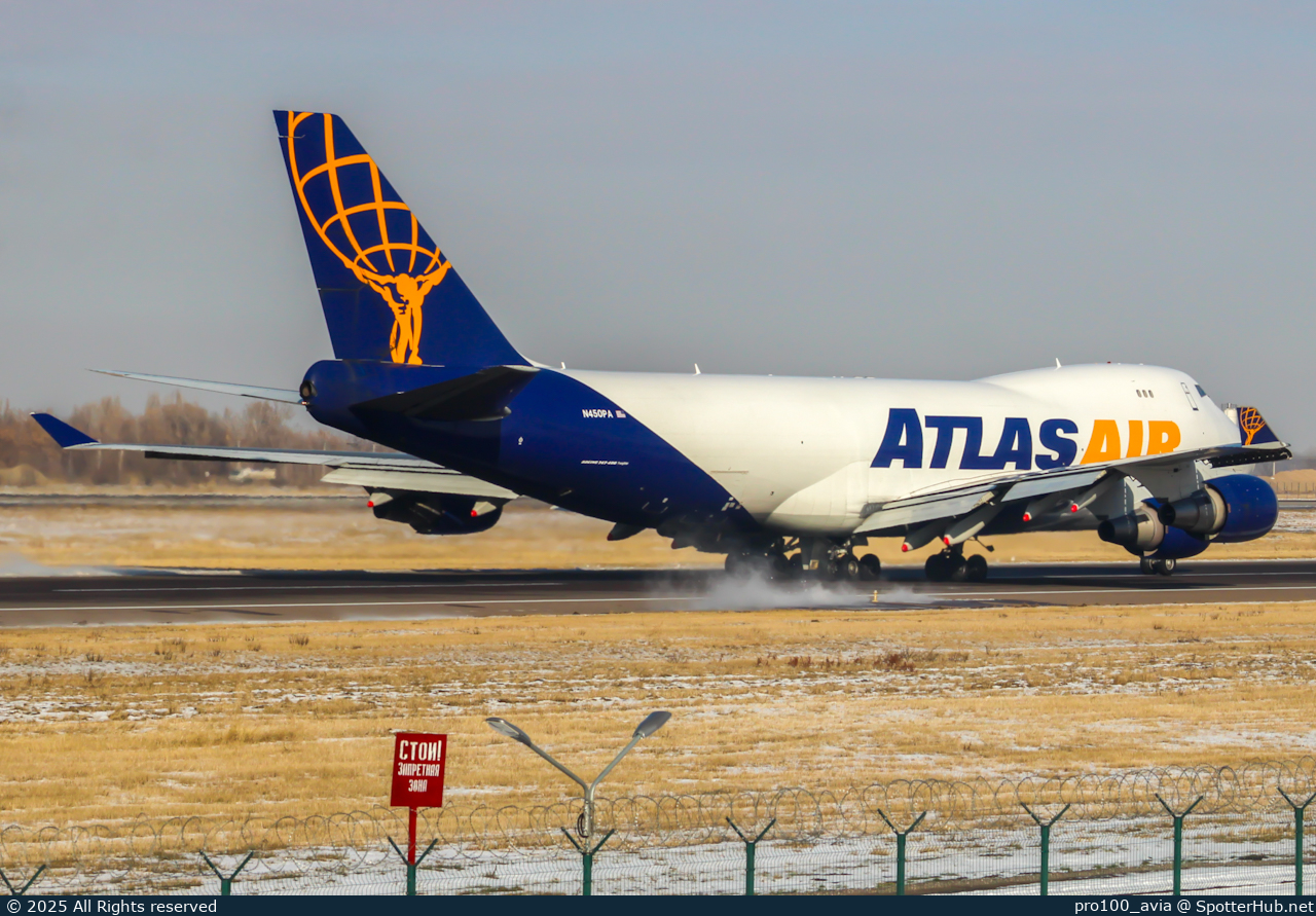 Photo of N450PA - Boeing 747-46NF operated by Atlas Air