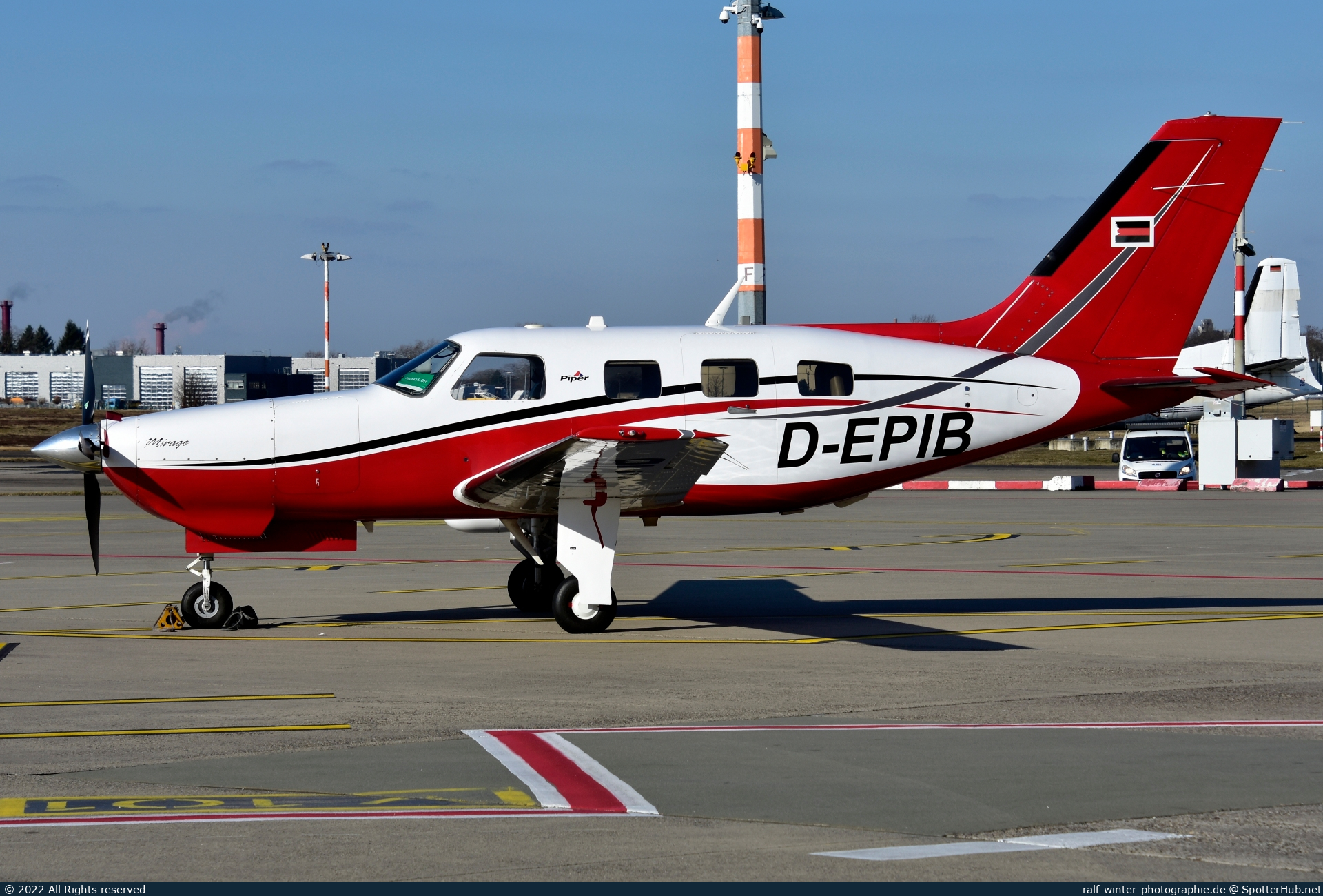 Photo of D-EPIB - Piper PA-46-350P Malibu Mirage operated by Private