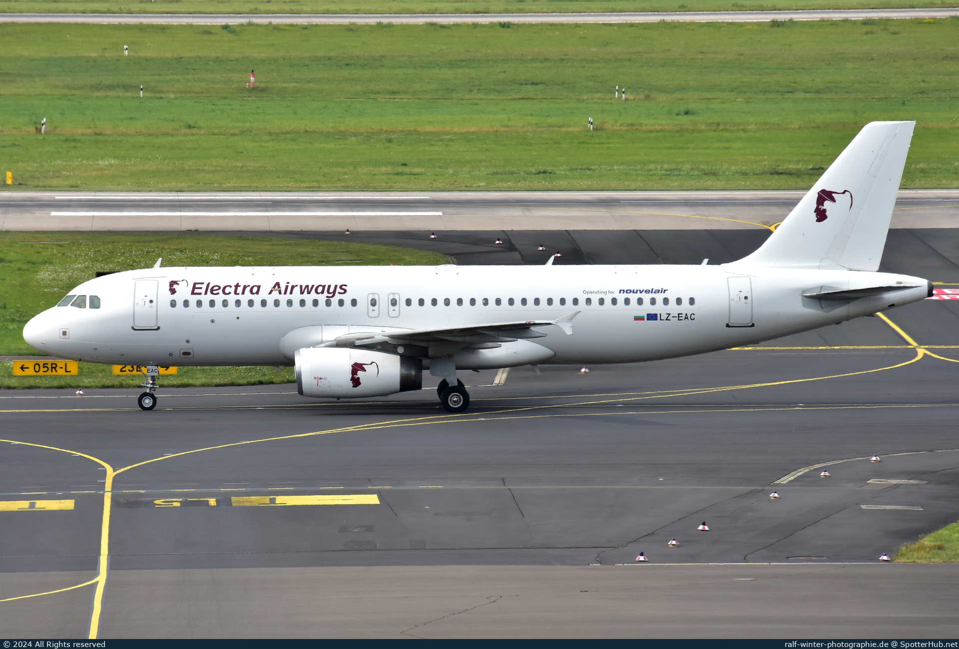 Photo of LZ-EAC - Airbus A320-232 operated by Nouvelair (opb Electra Airways)