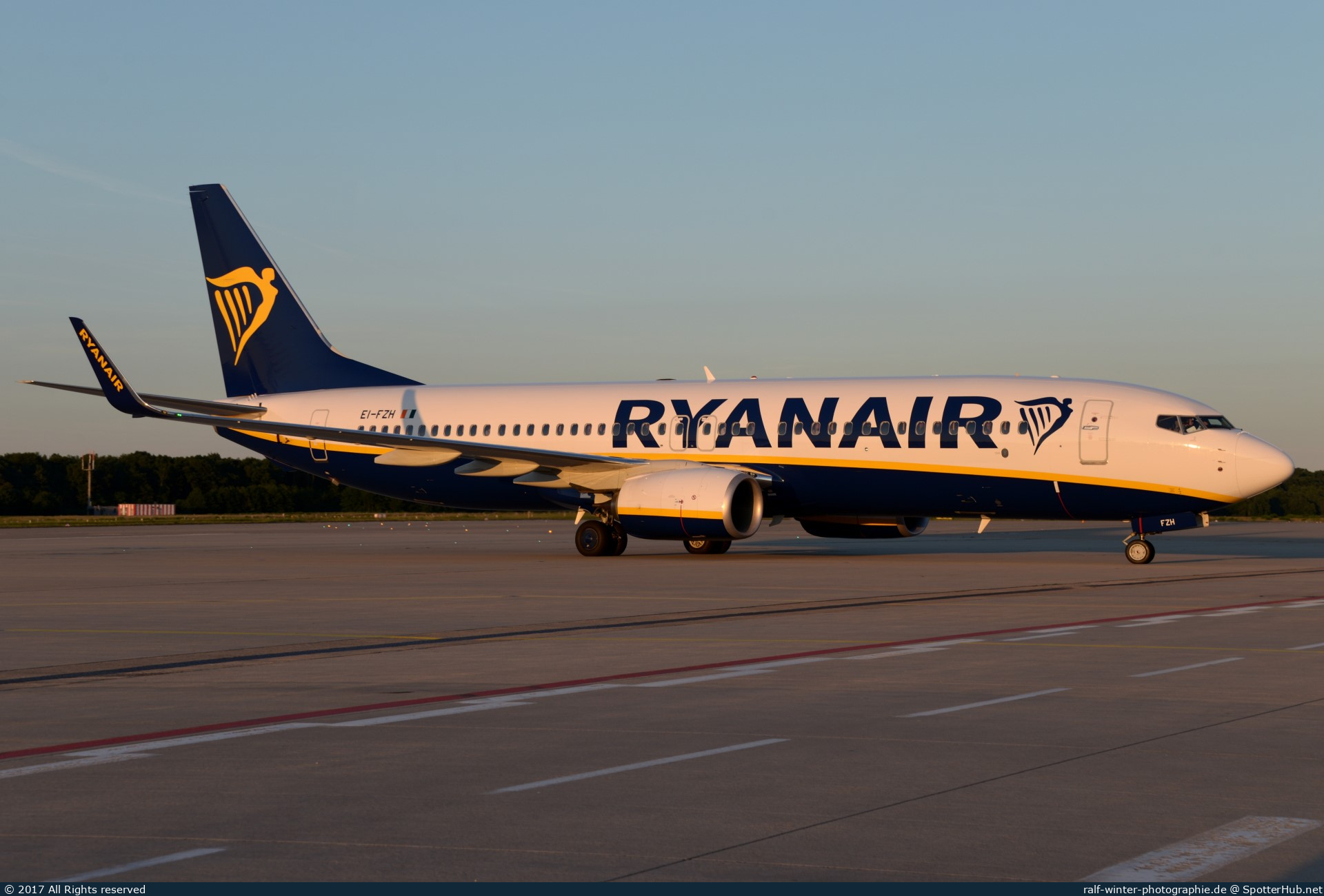 Photo of EI-FZH - Boeing 737-8AS operated by Ryanair