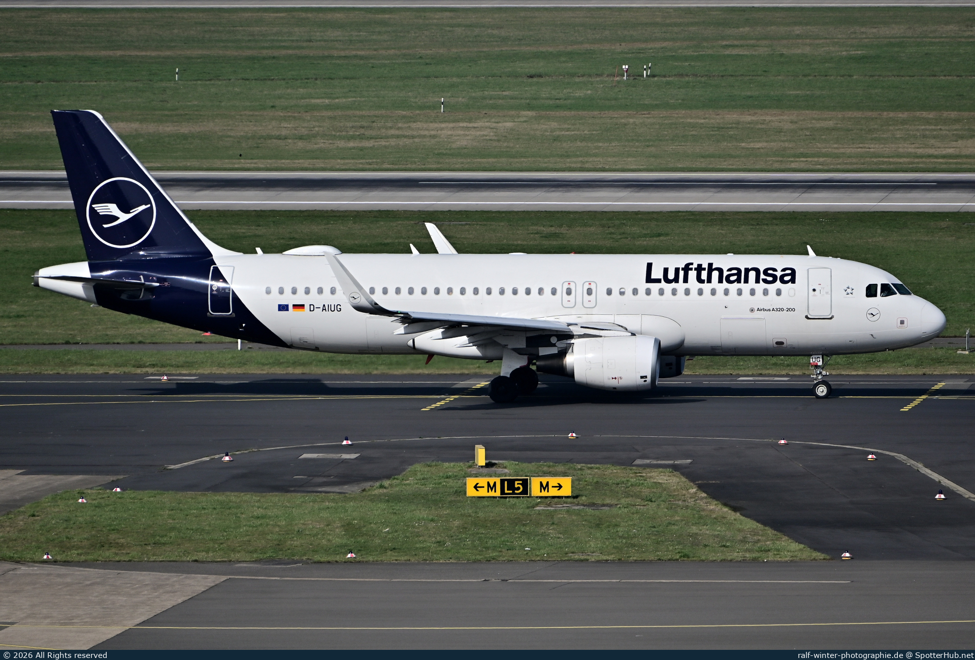 Photo of D-AIUG - Airbus A320-214 operated by Lufthansa