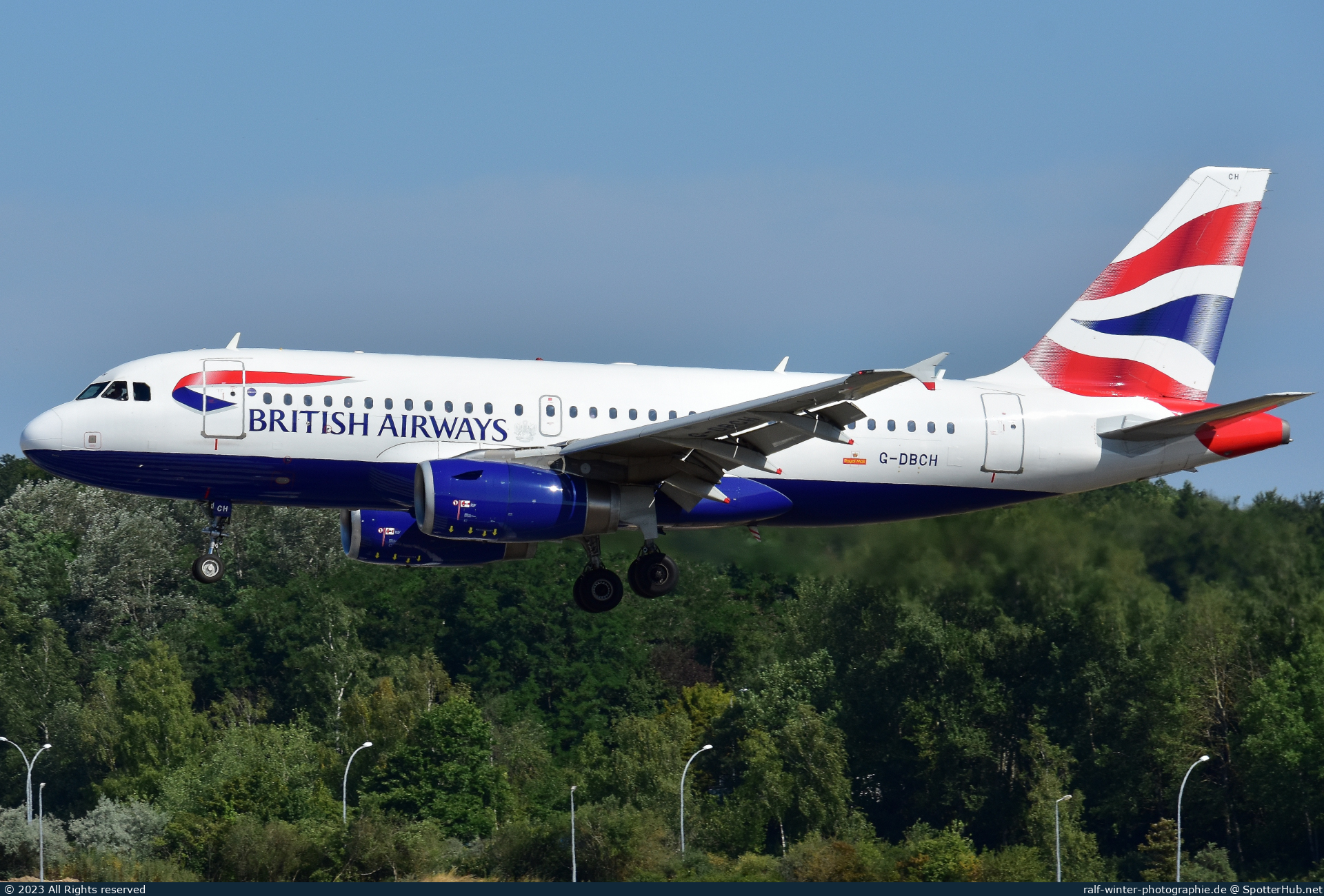 Photo of G-DBCH - Airbus A319-131 operated by British Airways