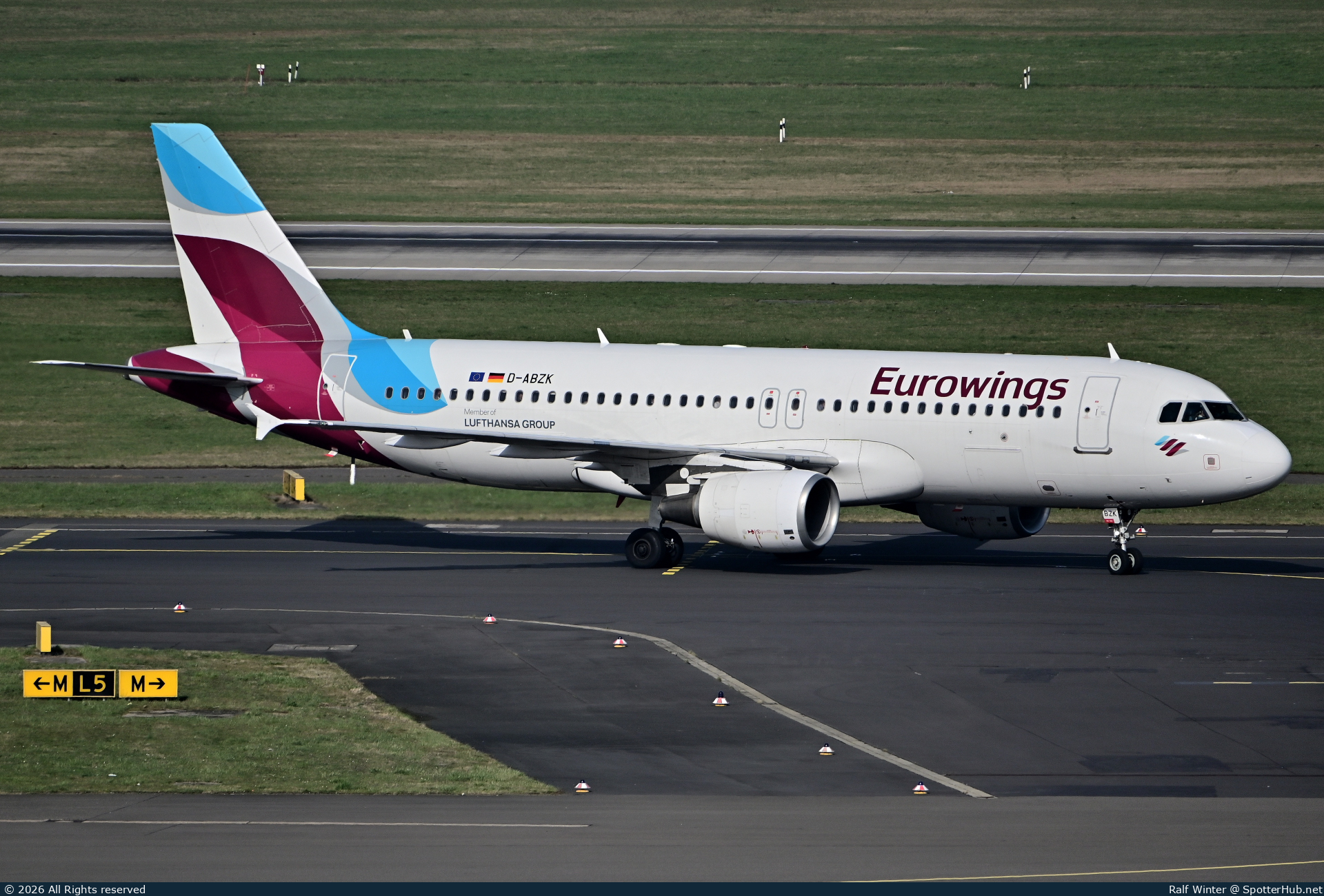 Photo of D-ABZK - Airbus A320-216 operated by Eurowings