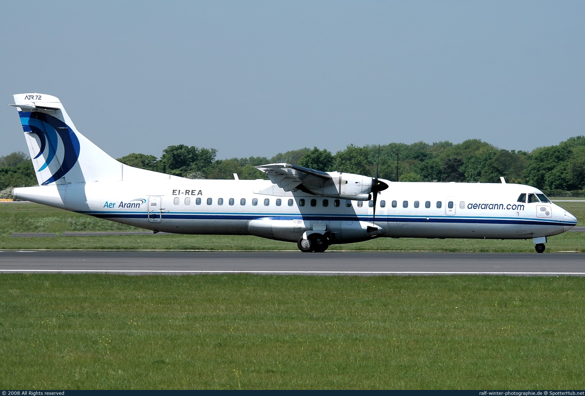 Photo of EI-REA - ATR 72-202 operated by Aer Arann