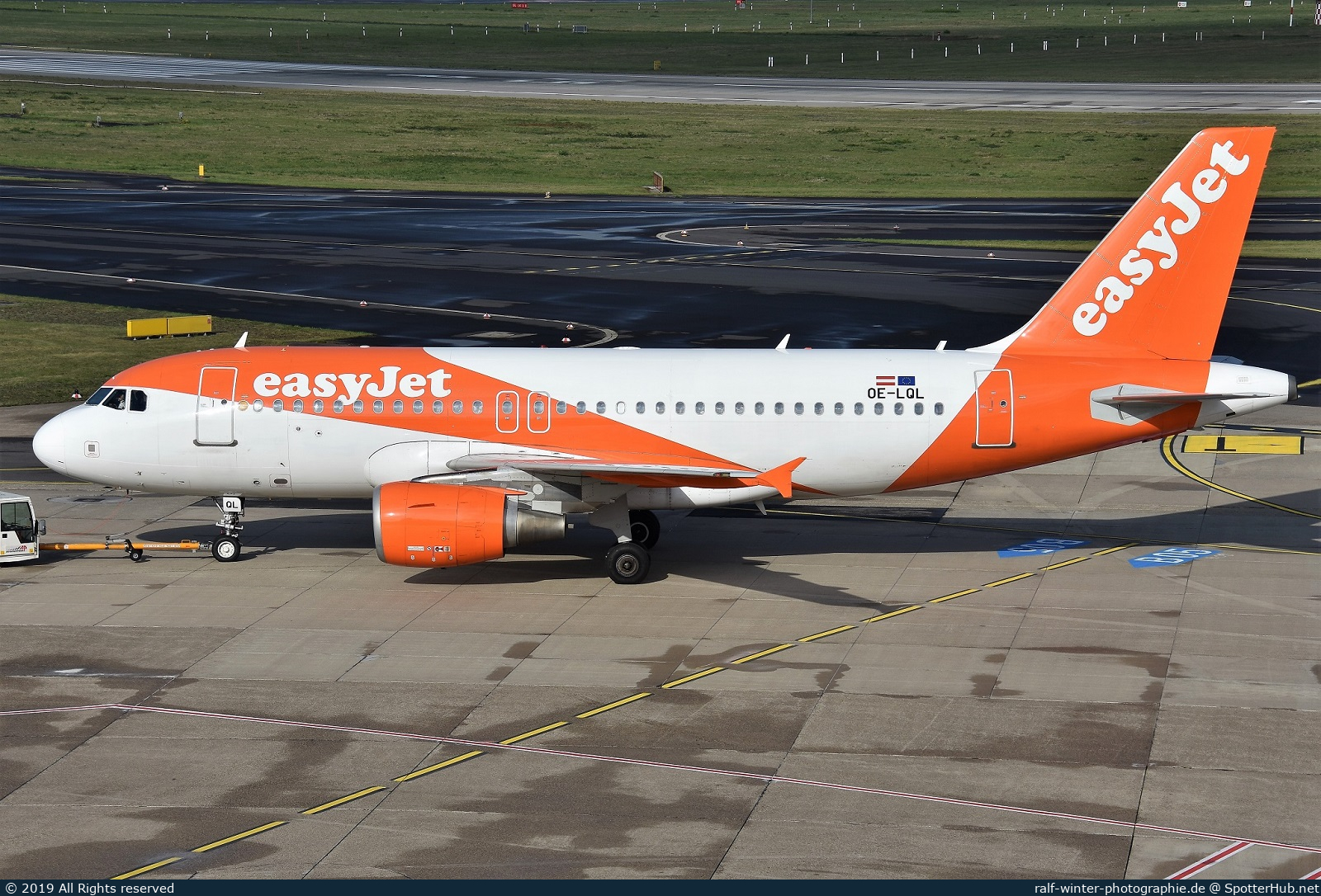Photo of OE-LQL - Airbus A319-111 operated by easyJet Europe