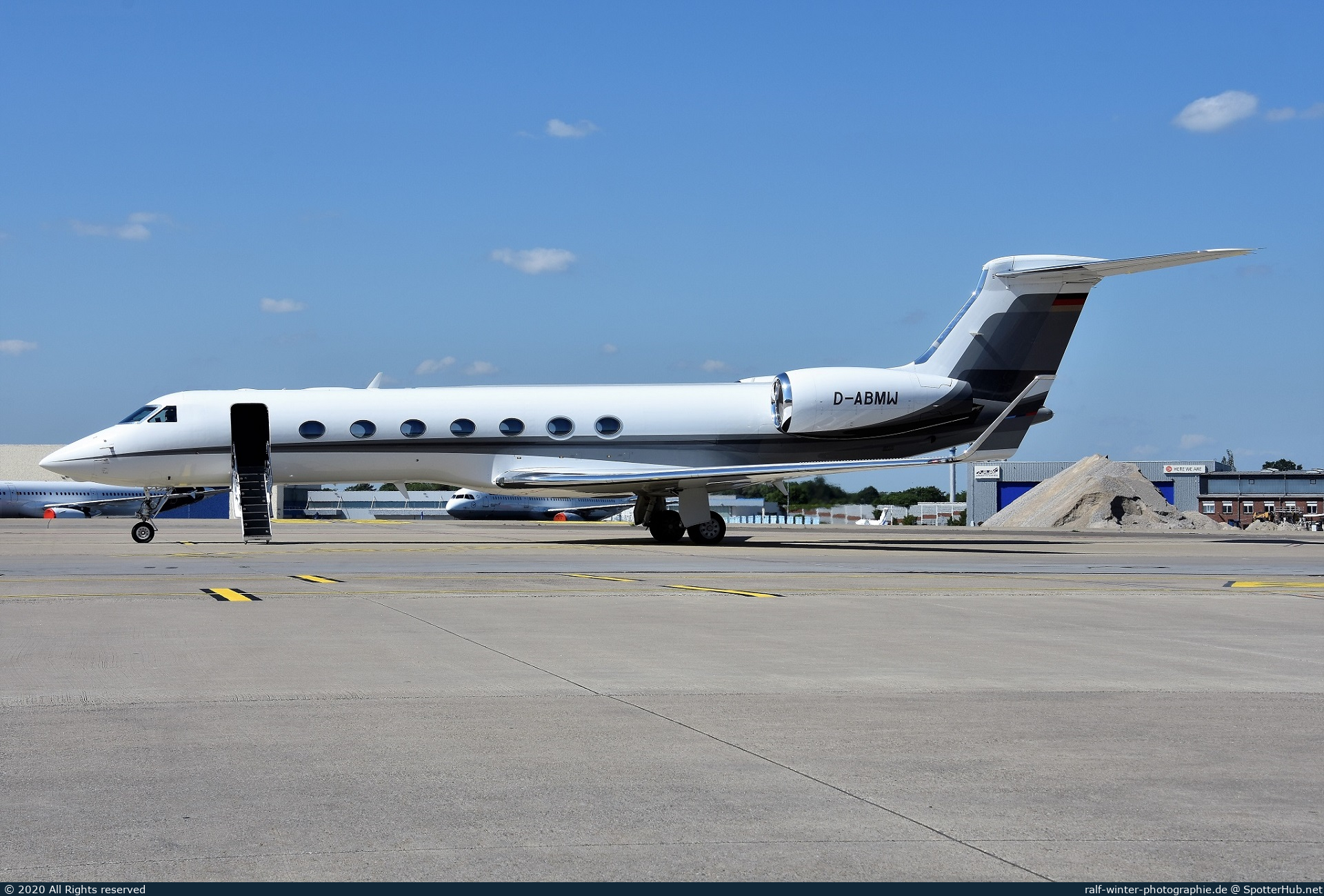 Photo of D-ABMW - Gulfstream GV-SP (G550) operated by BMW Flugdienst