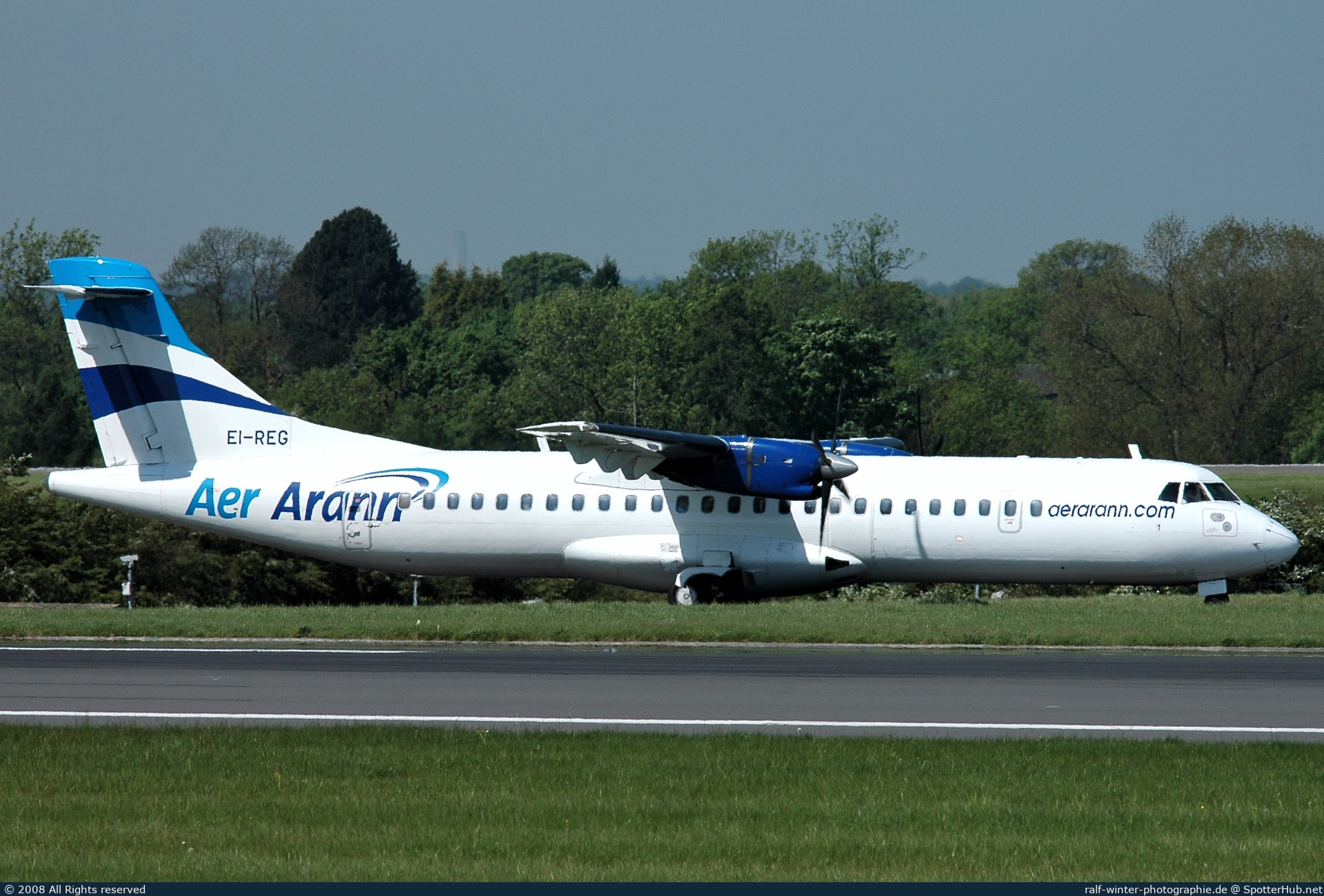 Photo of EI-REG - ATR 72-202 operated by Aer Arann
