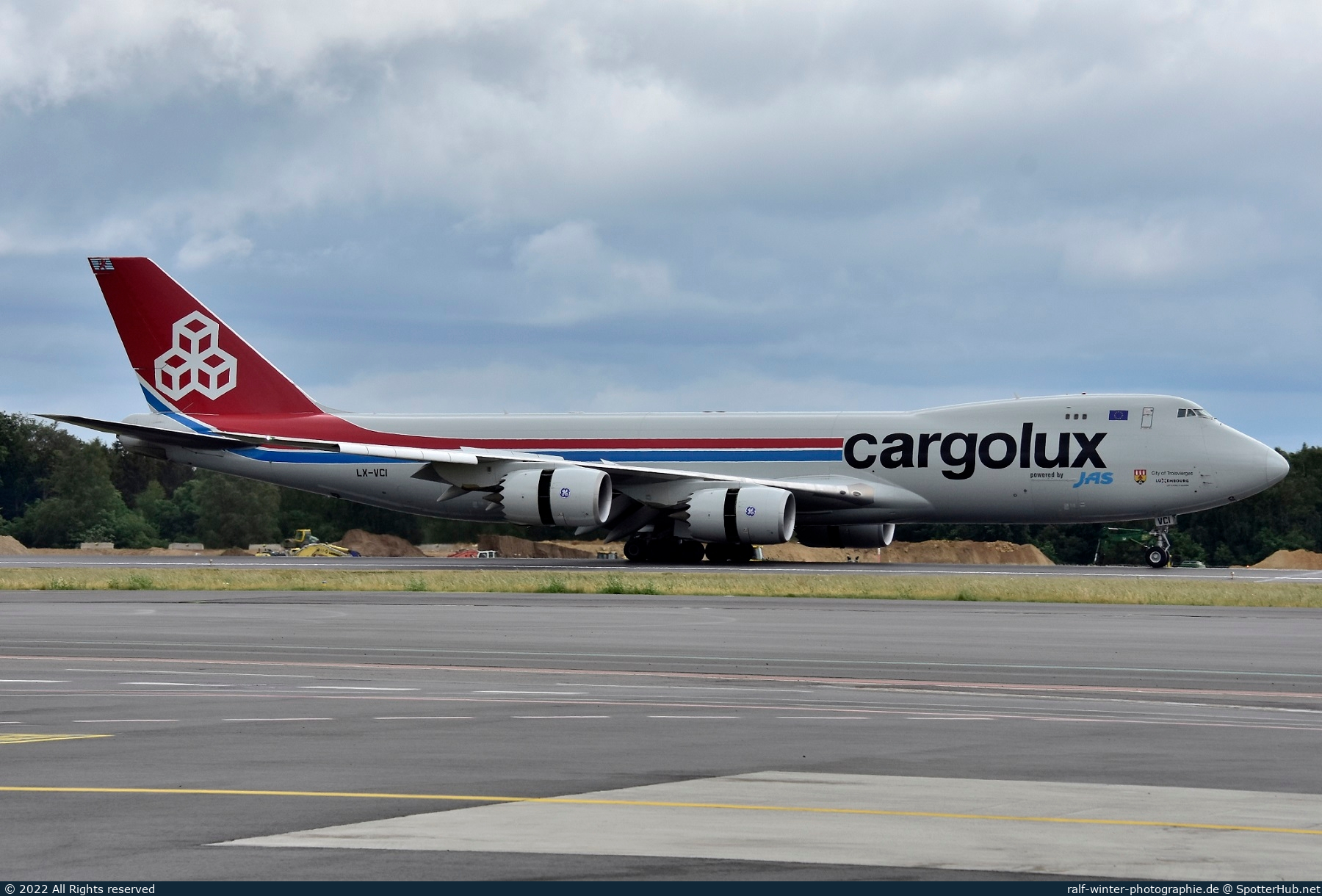 Photo of LX-VCI - Boeing 747-8R7F operated by Cargolux