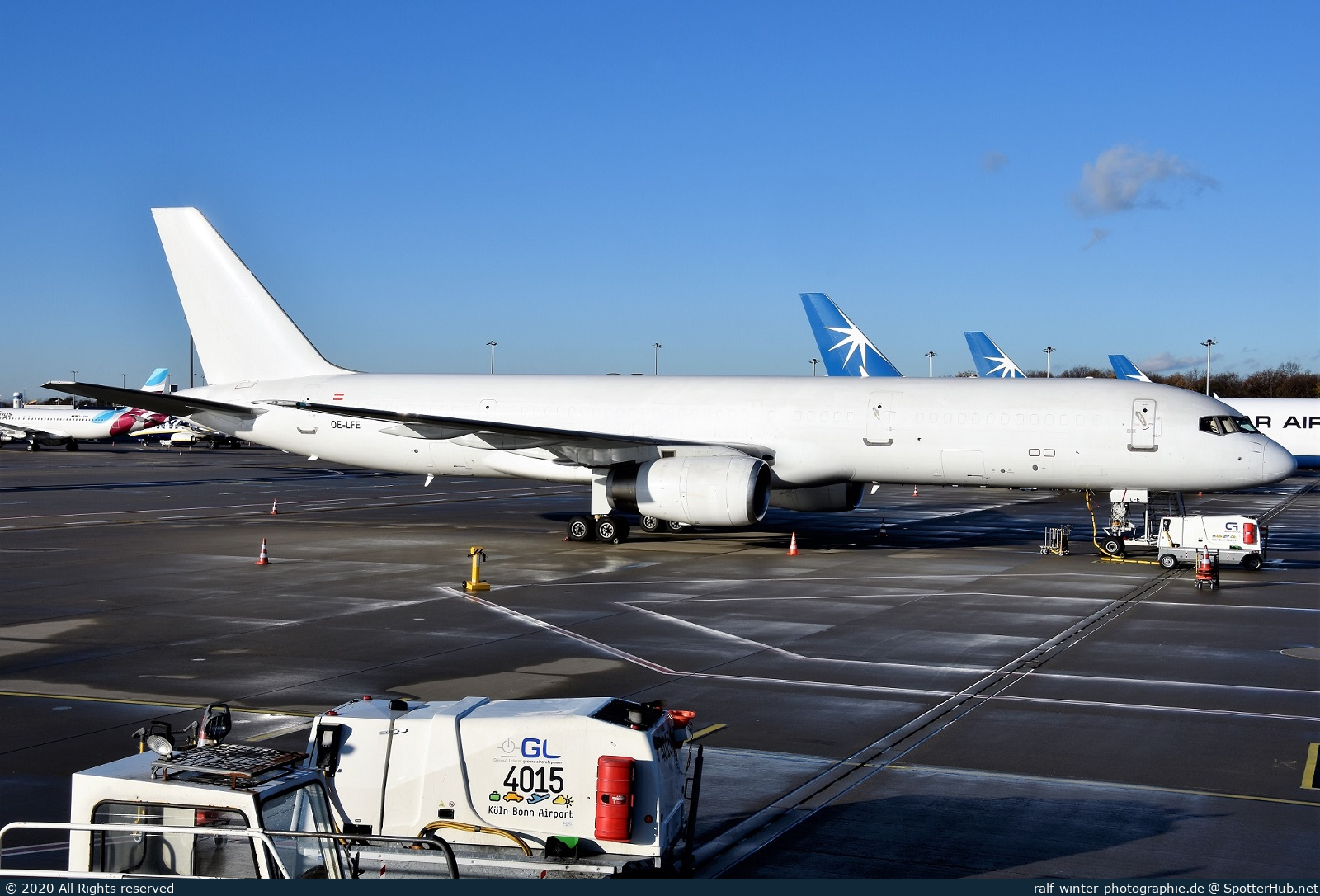 Photo of OE-LFE - Boeing 757-28A(SF) operated by ASL Airlines Belgium