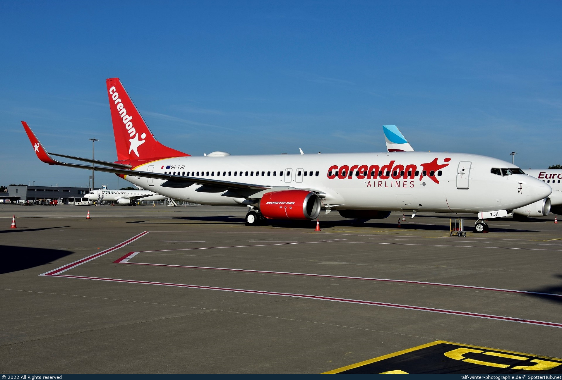 Photo of 9H-TJH - Boeing 737-86N operated by Corendon Airlines Europe