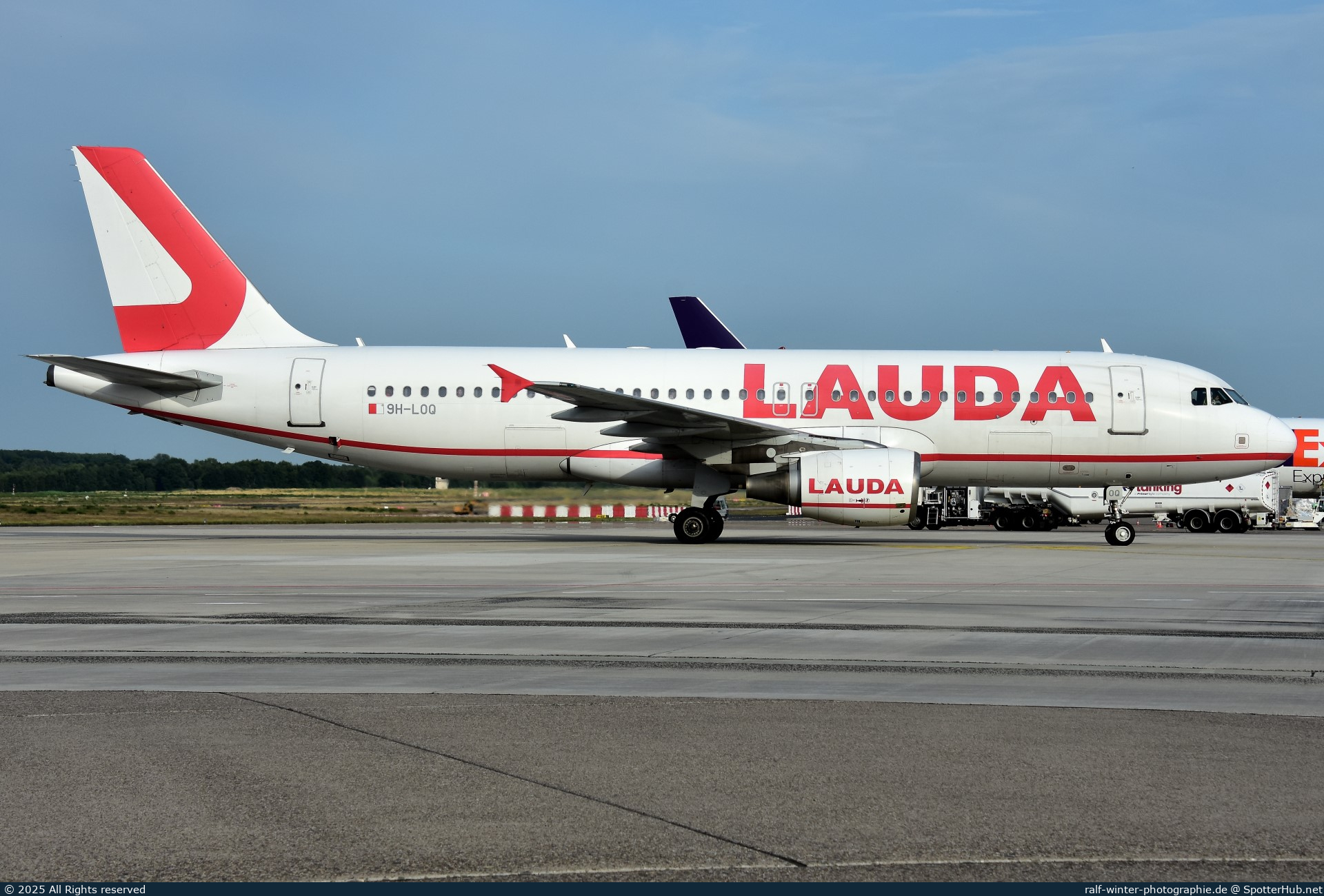 Photo of 9H-LOQ - Airbus A320-214 operated by Lauda Europe
