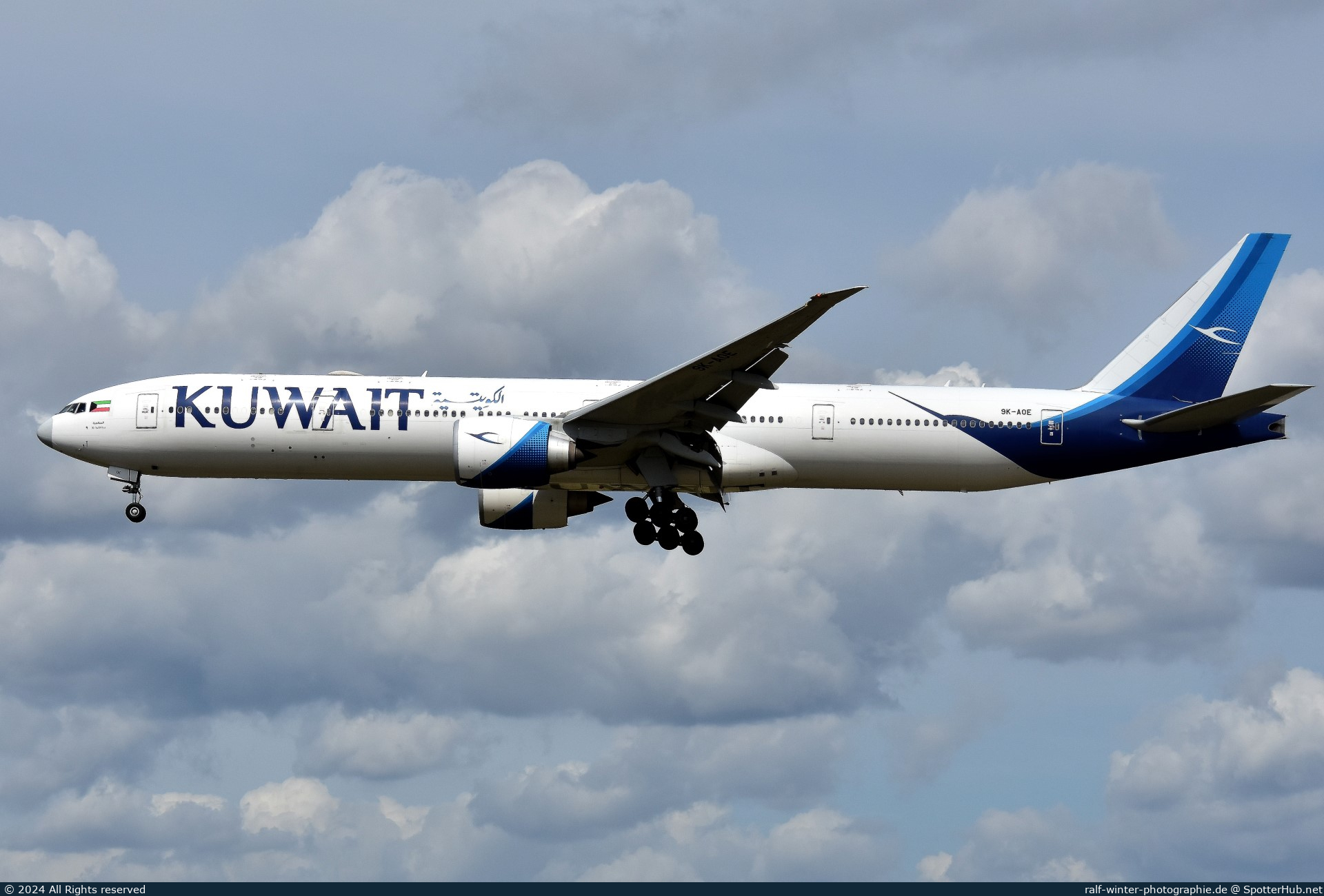 Photo of 9K-AOE - Boeing 777-369(ER) operated by Kuwait Airways