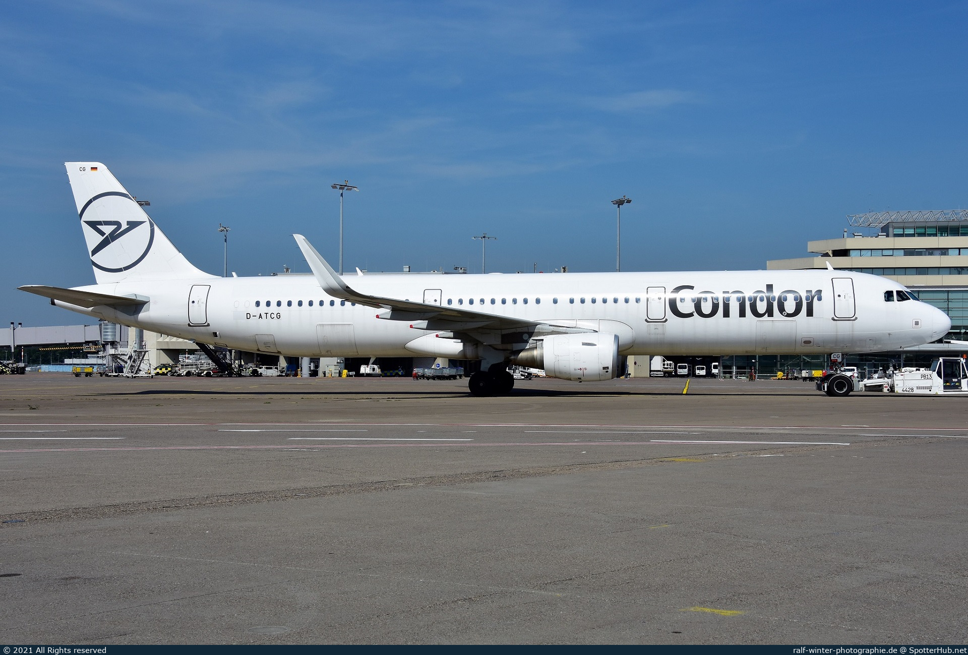Photo of D-ATCG - Airbus A321-211 operated by Condor