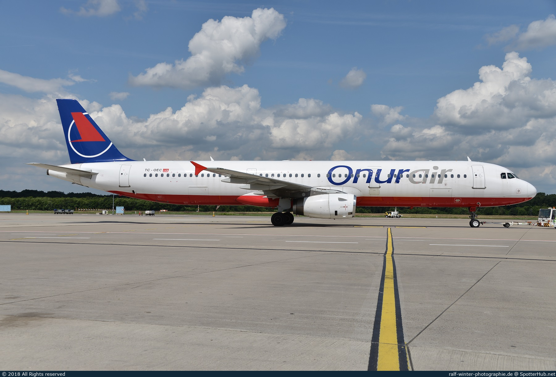 Photo of TC-OBK - Airbus A321-231 operated by Onur Air