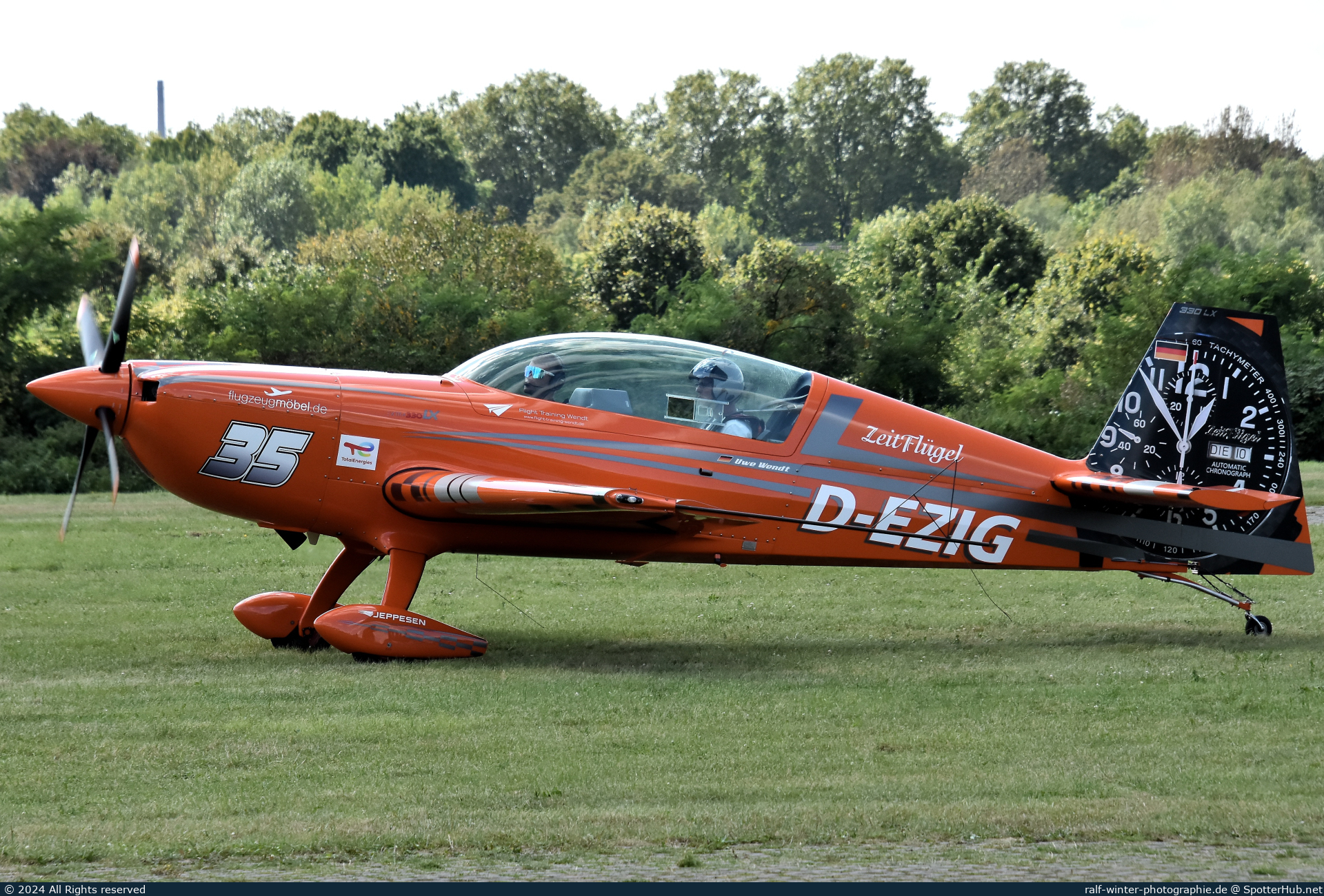 Photo of D-EZIG - Extra EA-330LX operated by Flight Training Wendt