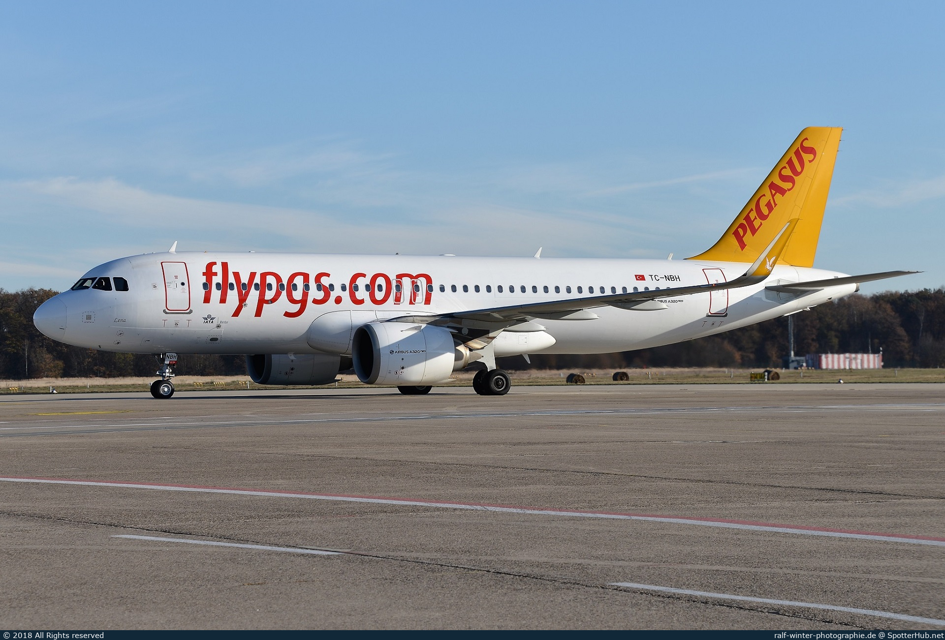 Photo of TC-NBH - Airbus A320-251N operated by Pegasus Airlines