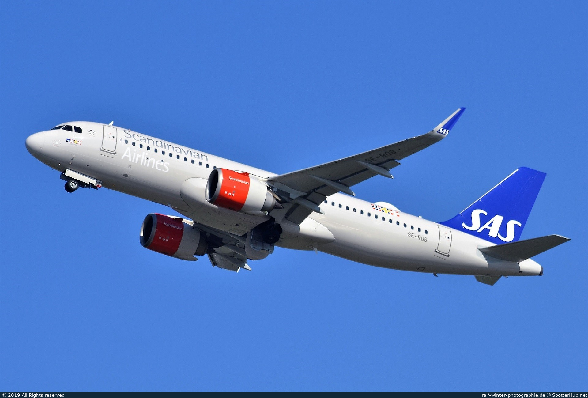 Photo of SE-ROB - Airbus A320-251N operated by SAS Scandinavian Airlines