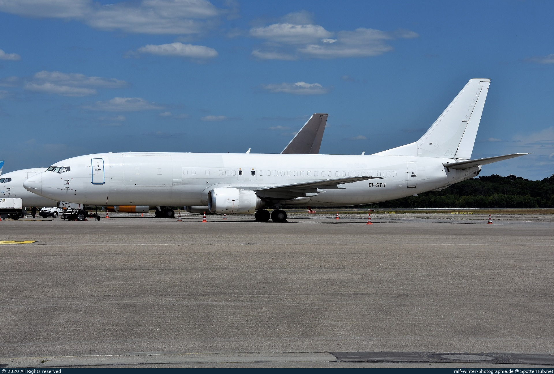Photo of EI-STU - Boeing 737-4M0(SF) operated by ASL Airlines Ireland