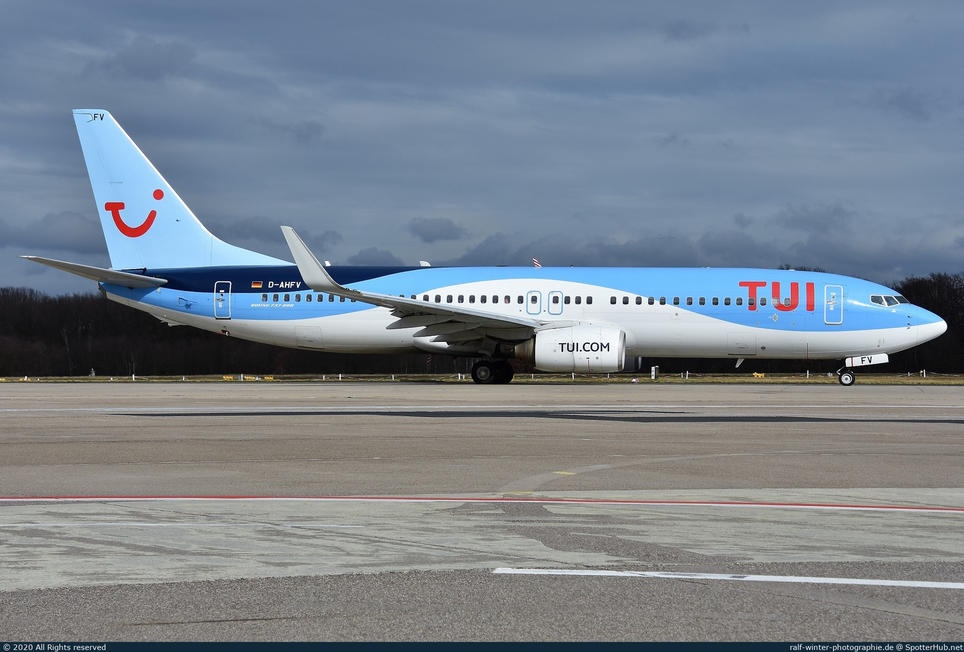 Photo of D-AHFW - Boeing 737-8K5 operated by TUIfly