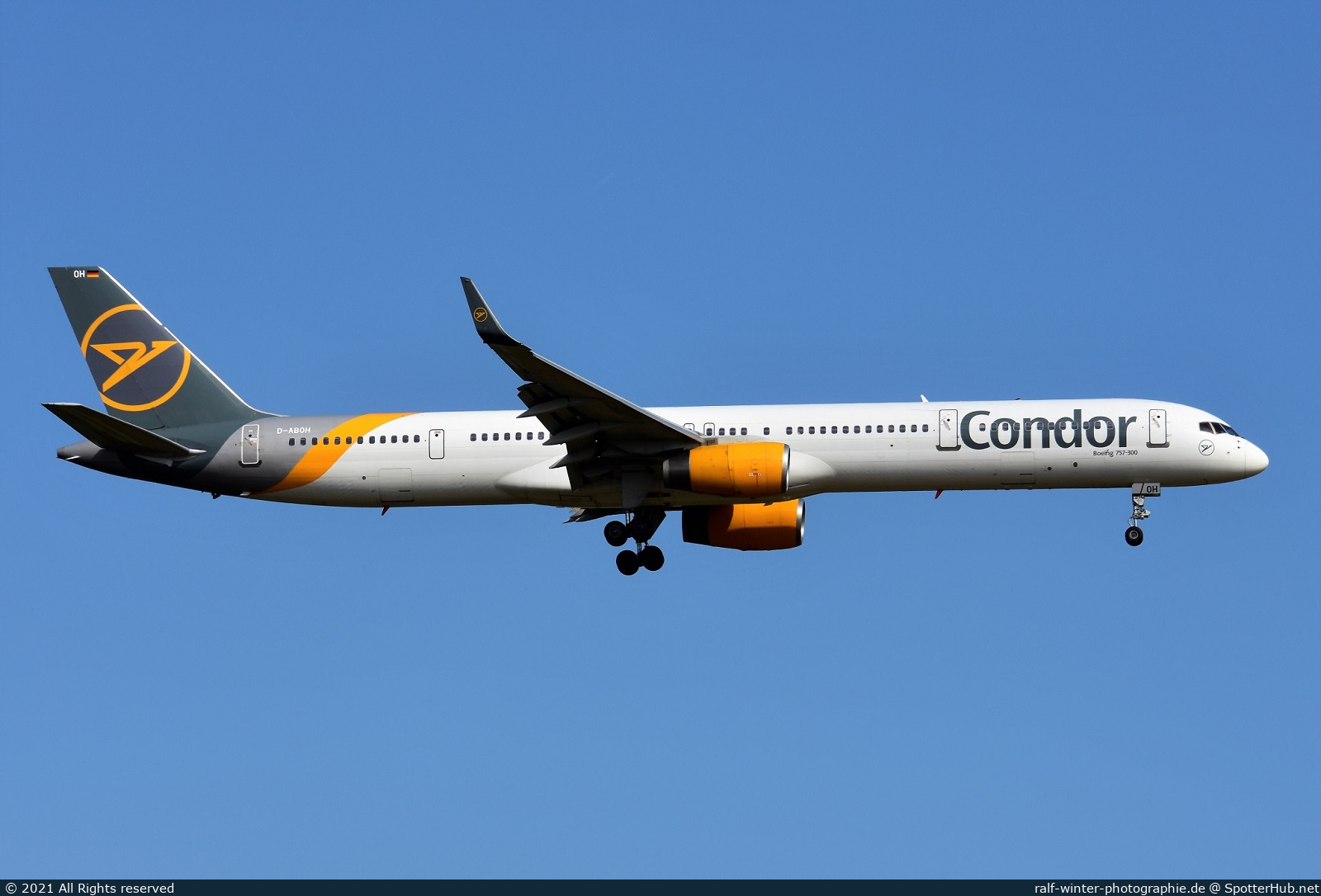 Photo of D-ABOH - Boeing 757-330 operated by Condor