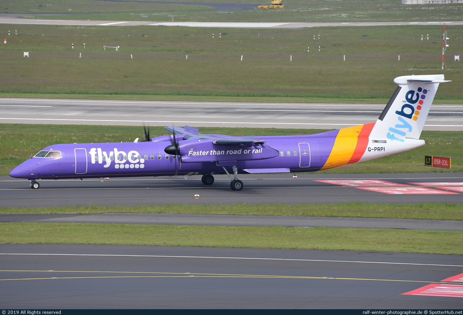 Photo of G-PRPI - Bombardier DHC-8-402 Dash 8 Q400 operated by flybe