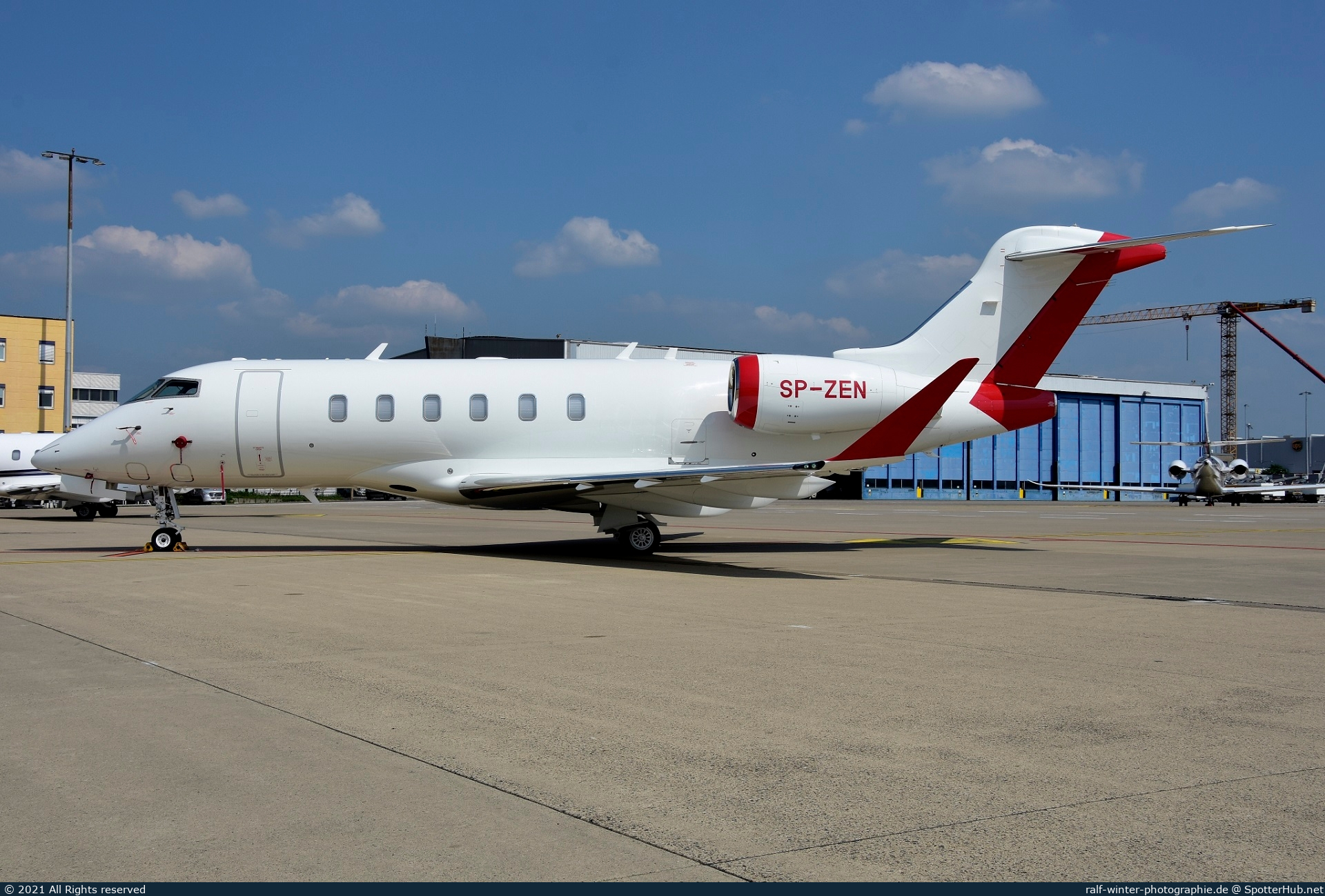 Photo of SP-ZEN - Bombardier Challenger 350 operated by Jet Story
