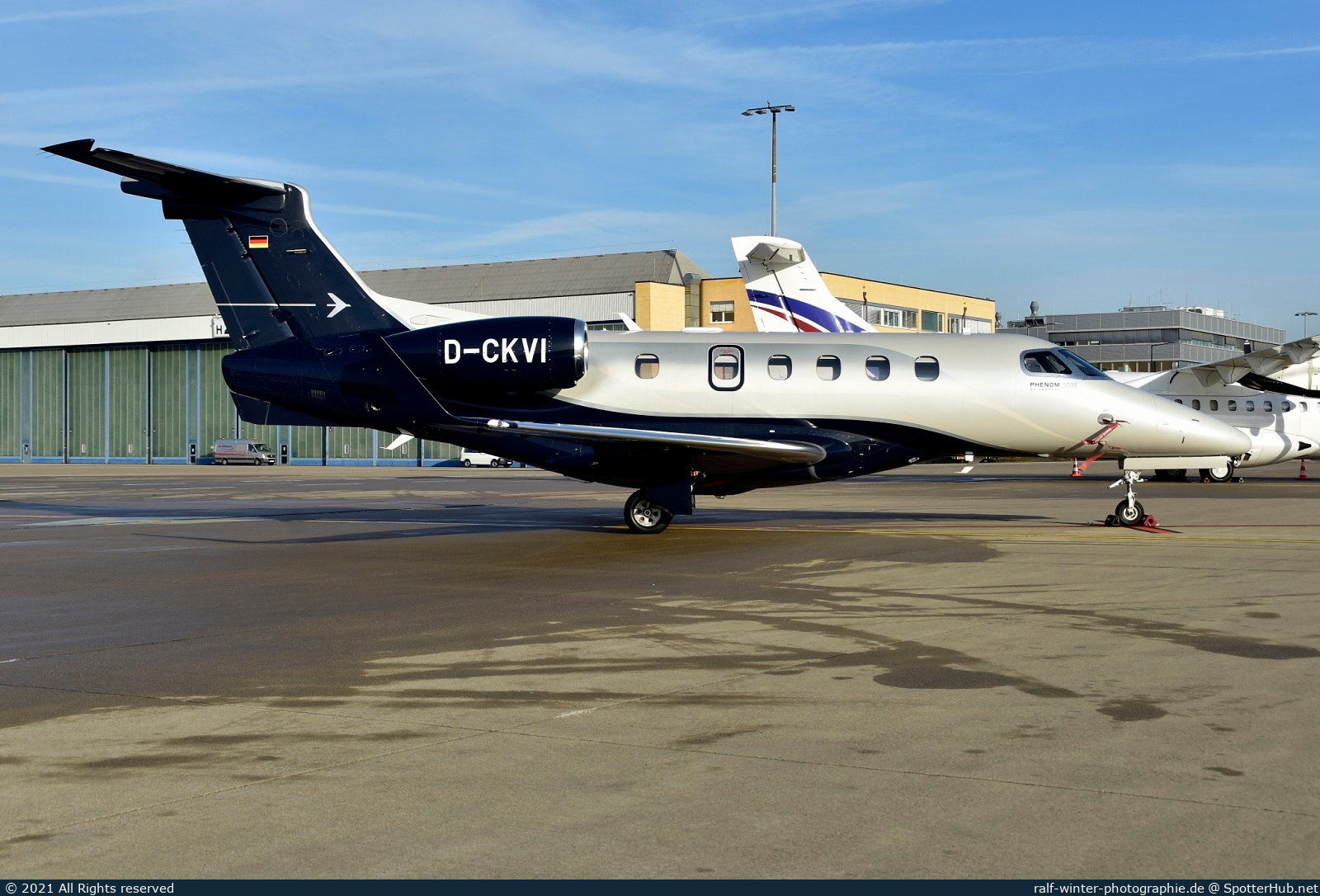 Photo of D-CKVI - Embraer Phenom 300E operated by DAS Private Jets