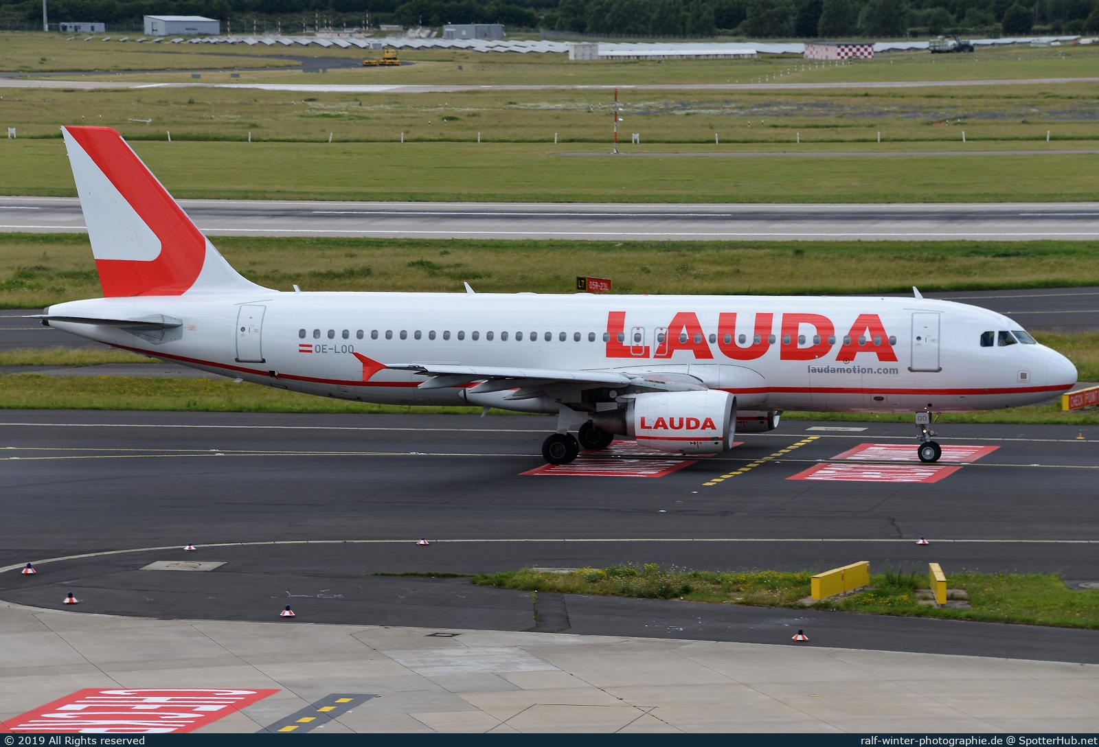 Photo of OE-LOO - Airbus A320-214 operated by Laudamotion